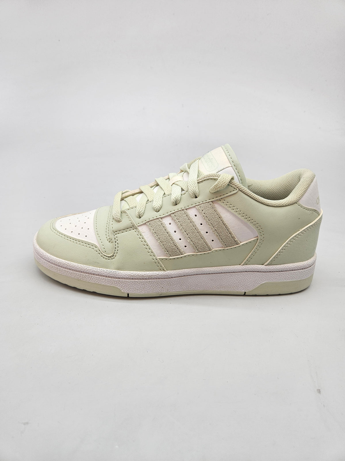 ADIDAS NOVI ORIGINAL PATIKI BR 37