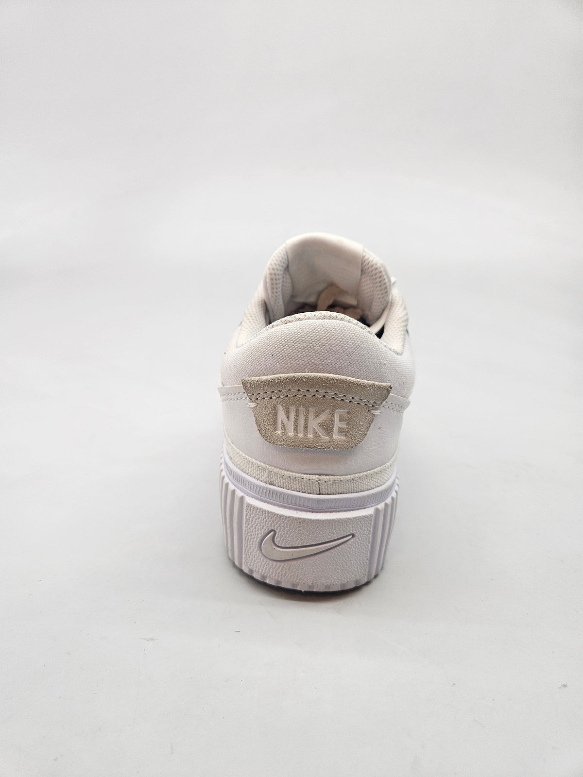 NIKE NOVI ORIGINAL PATIKI BR 37.5