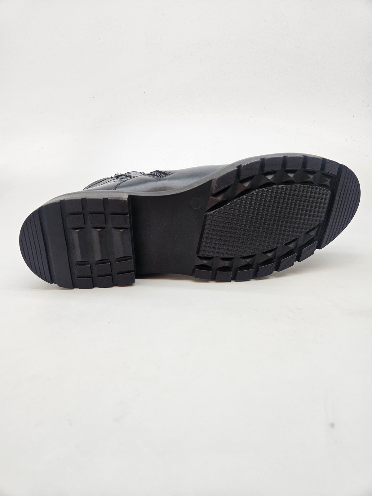 NEXT NOVI ORIGINAL CIZMI BR 45