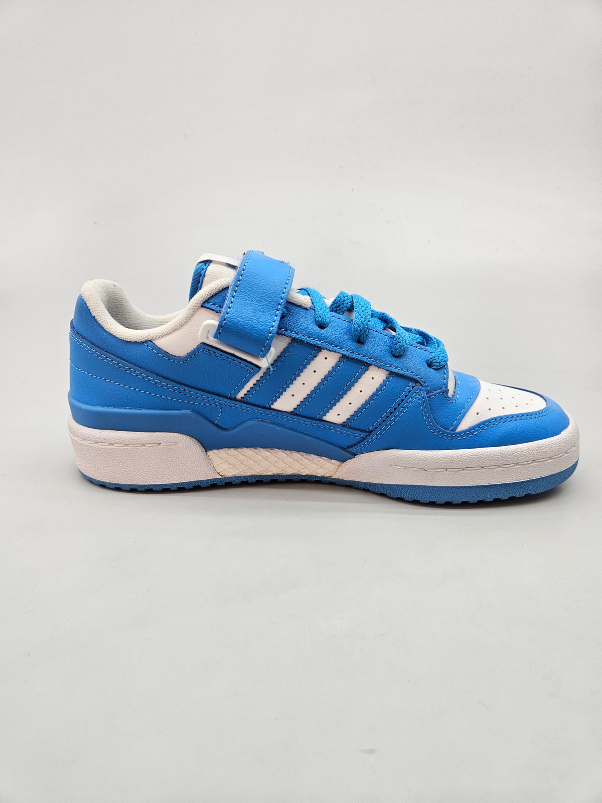 ADIDAS NOVI ORIGINAL PATIKI BR 40