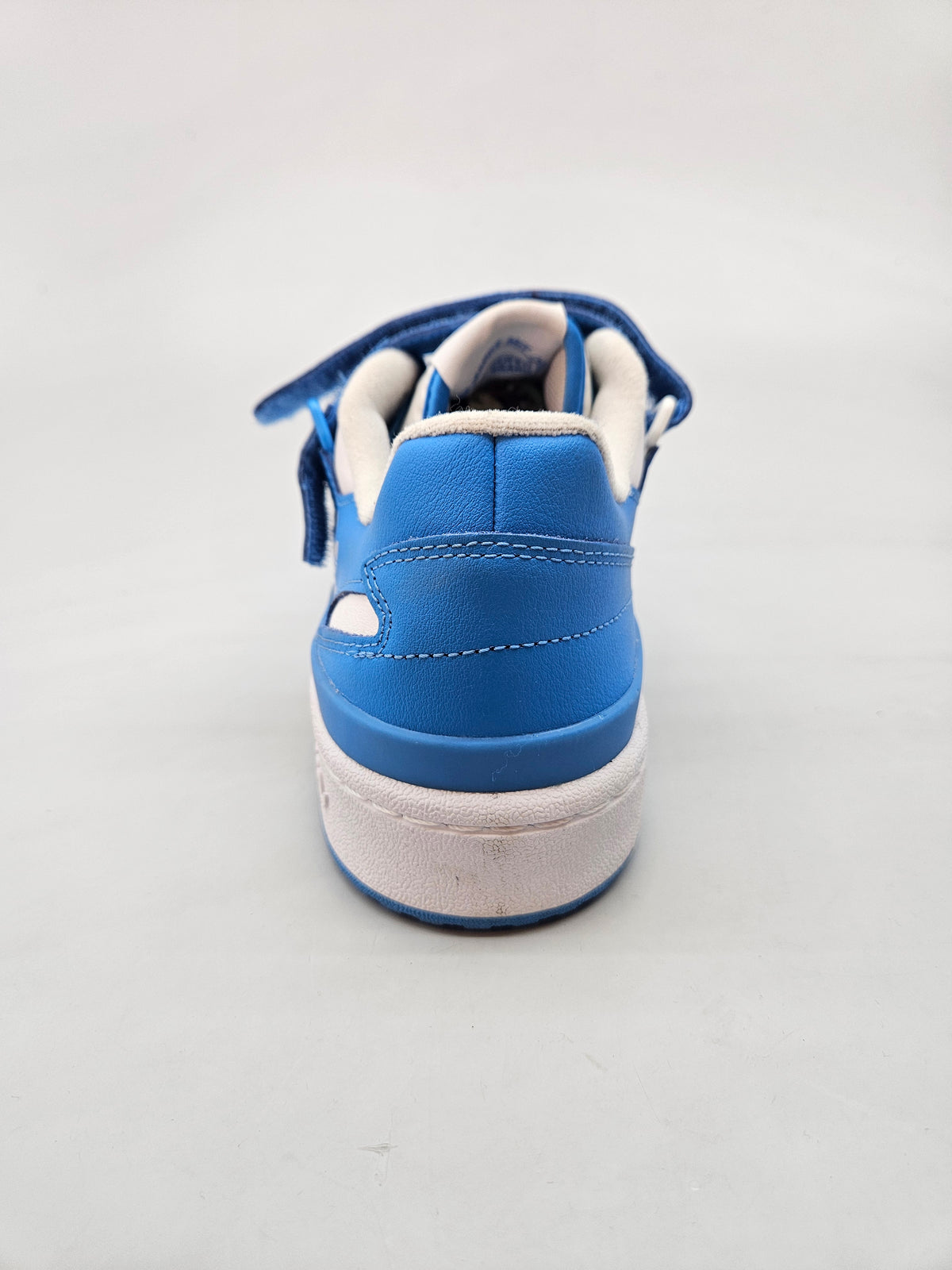 ADIDAS NOVI ORIGINAL PATIKI BR 40