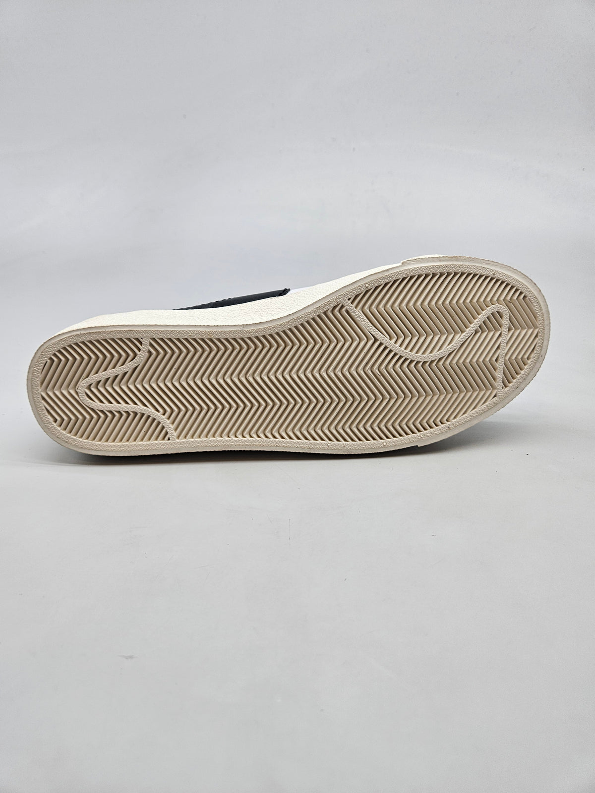 NIKE NOVI ORIGINAL PATIKI BR 40