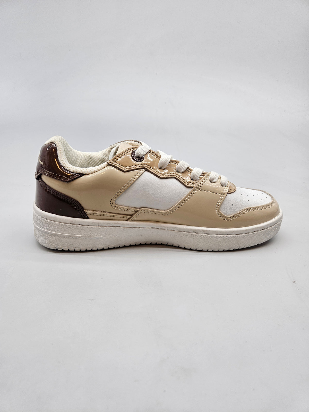 KARL KANI NOVI ORIGINAL PATIKI BR 38