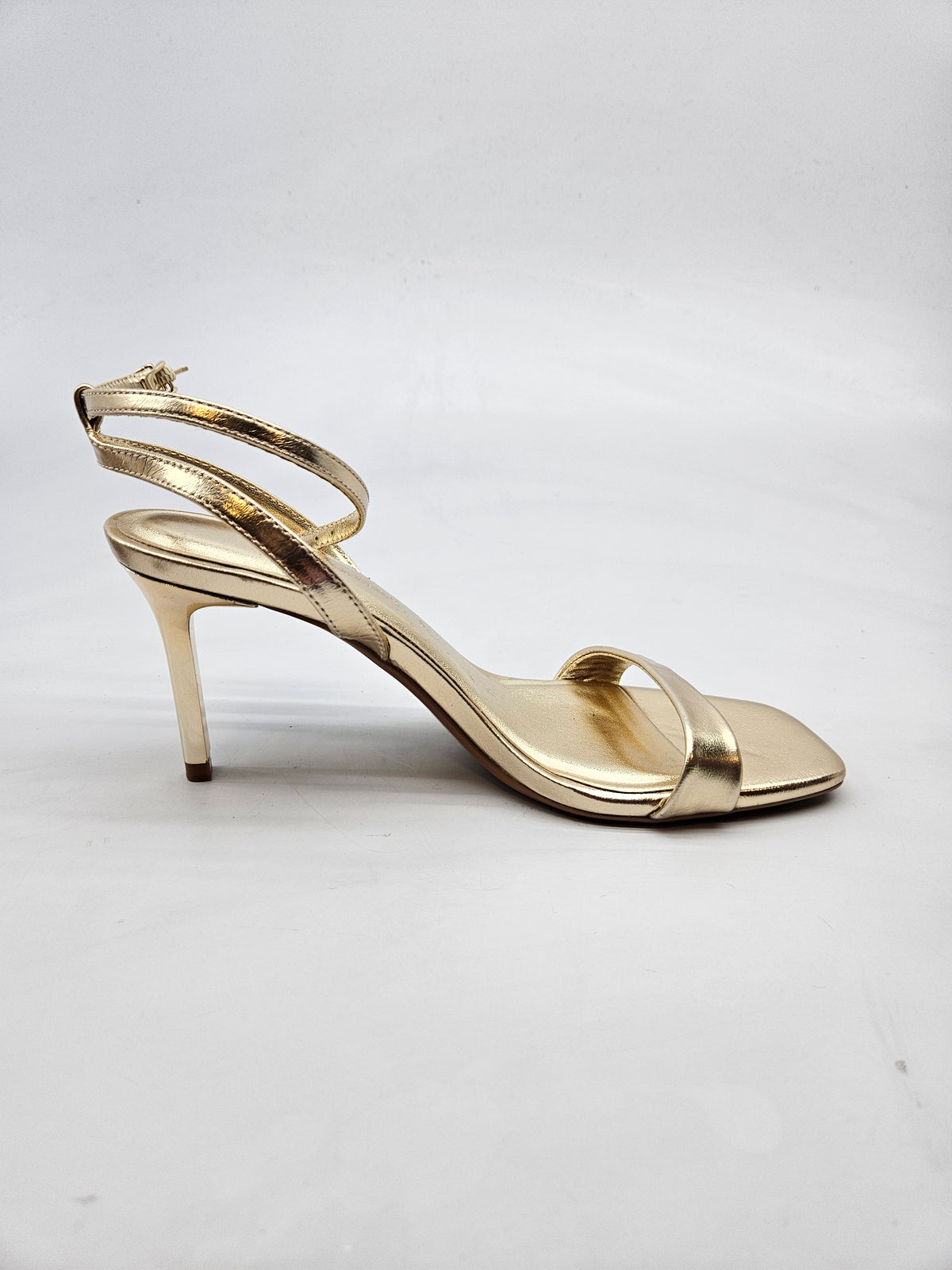 STRADIVARIUS ORIGINAL STIKLI BR 39