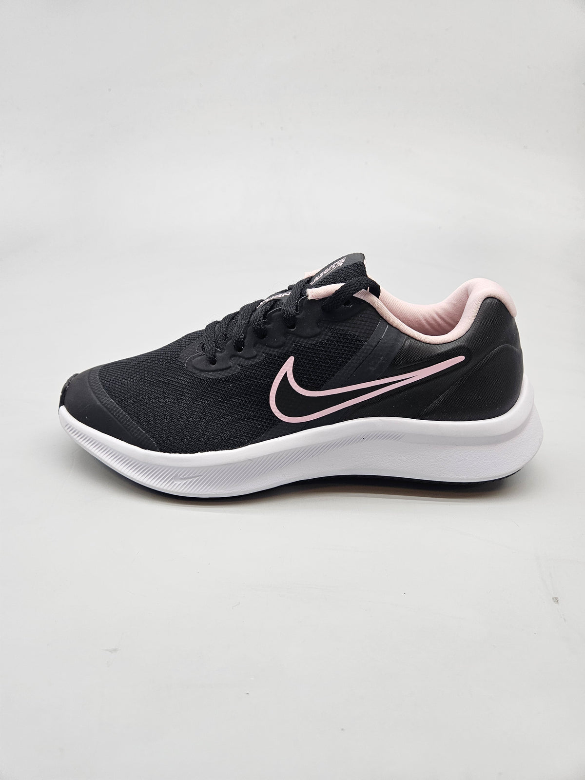 NIKE NOVI ORIGINAL PATIKI BR 35.5