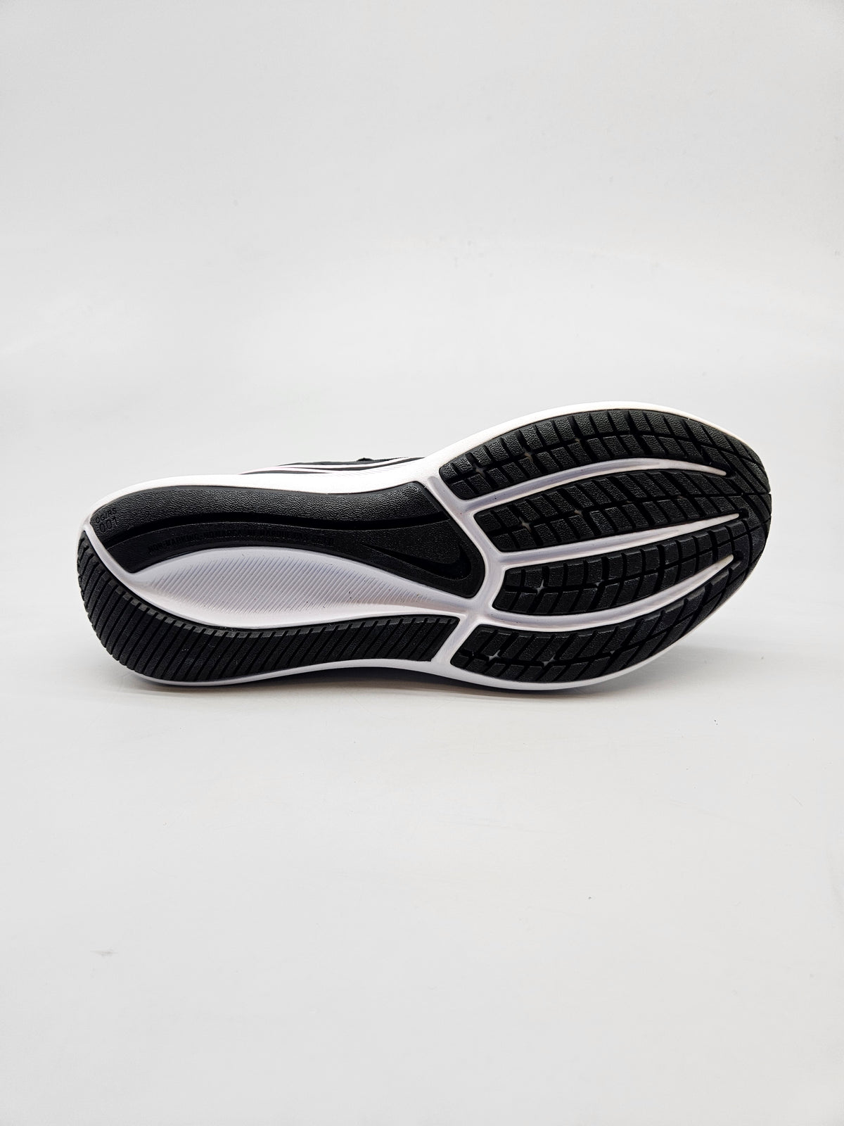 NIKE NOVI ORIGINAL PATIKI BR 35.5