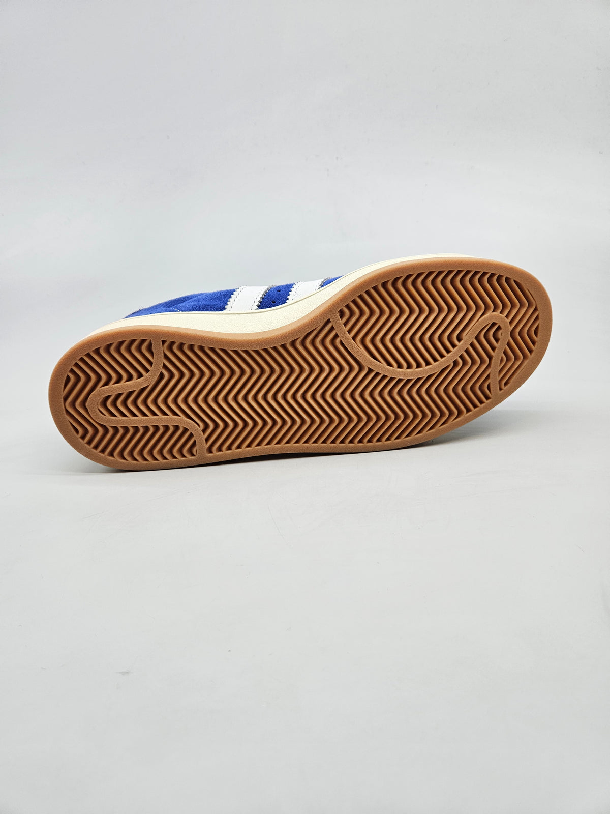 ADIDAS NOVI ORIGINAL PATIKI BR 41