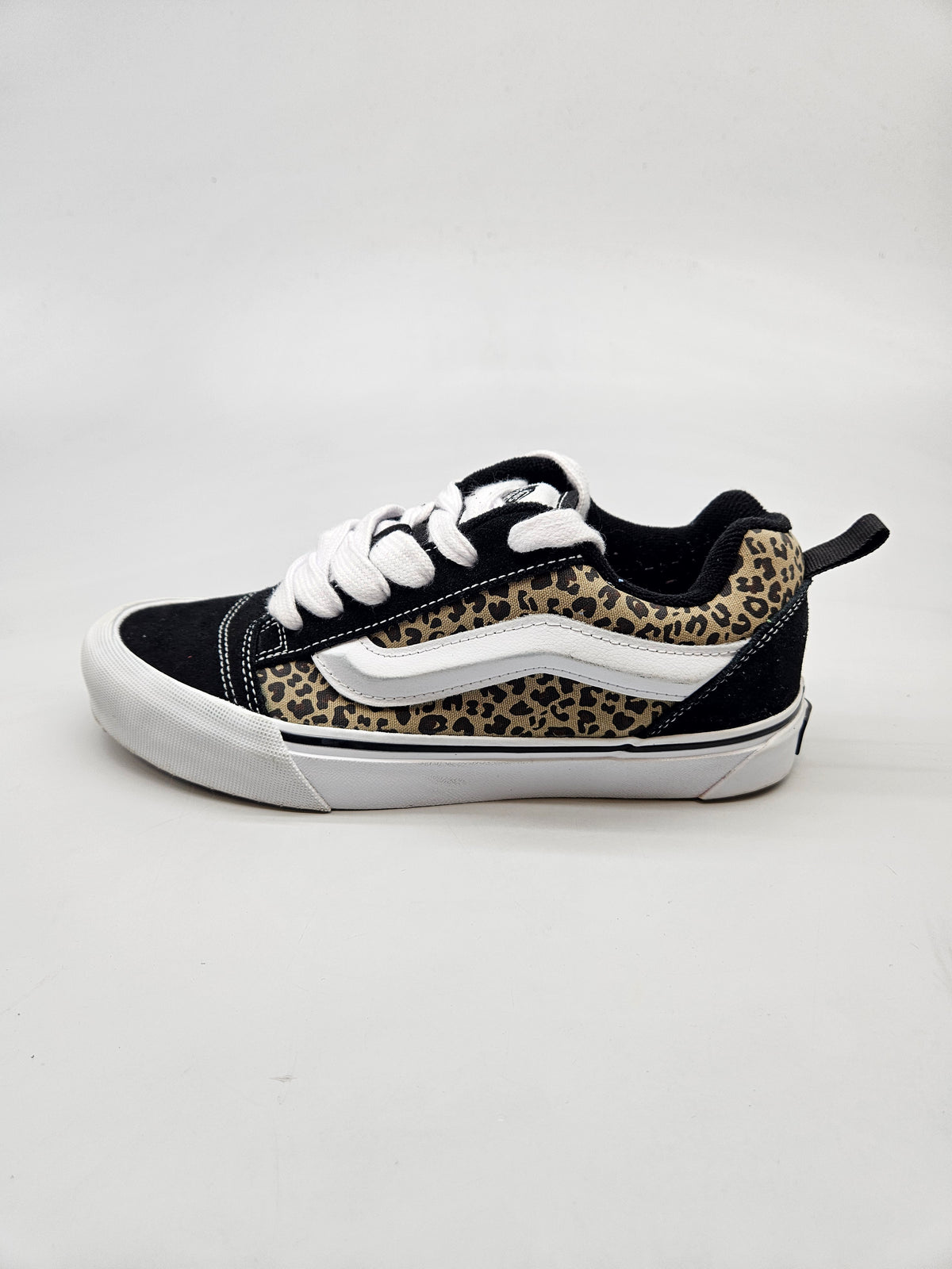 VANS NOVI ORIGINAL PATIKI BR 38