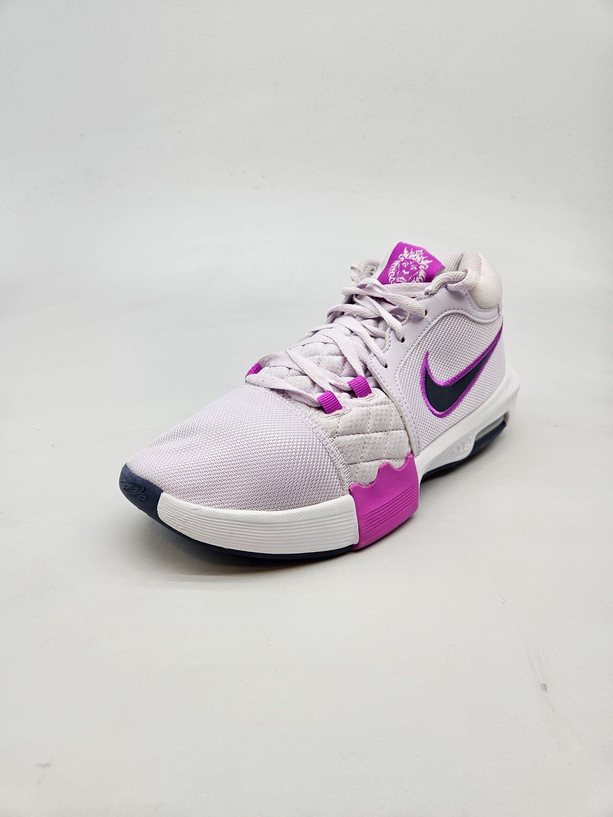 NIKE NOVI ORIGINAL PATIKI BR 41
