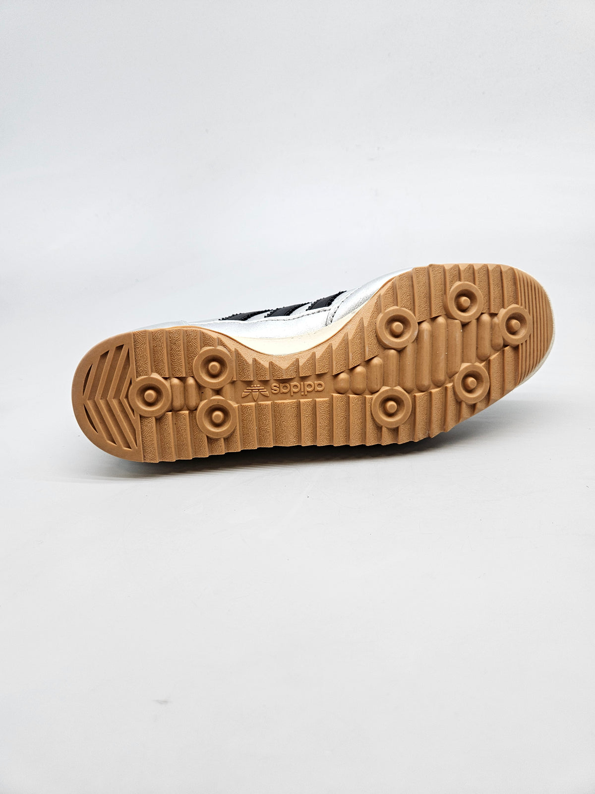 ADIDAS NOVI ORIGINAL PATIKI BR 40