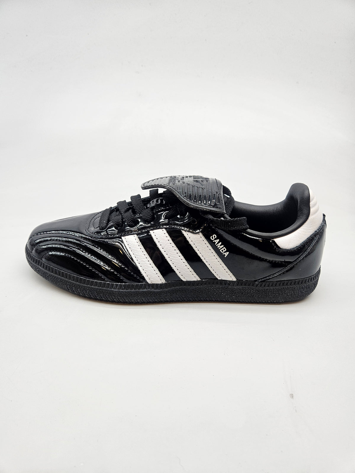 ADIDAS NOVI ORIGINAL PATIKI BR 38.5