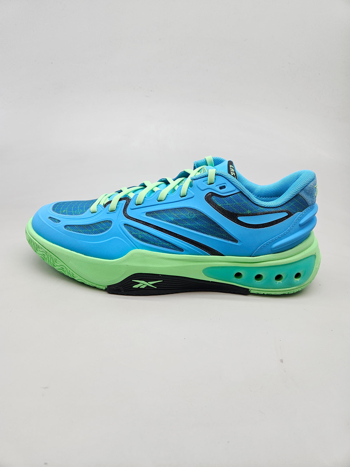 REEBOK NOVI ORIGINAL PATIKI BR 42
