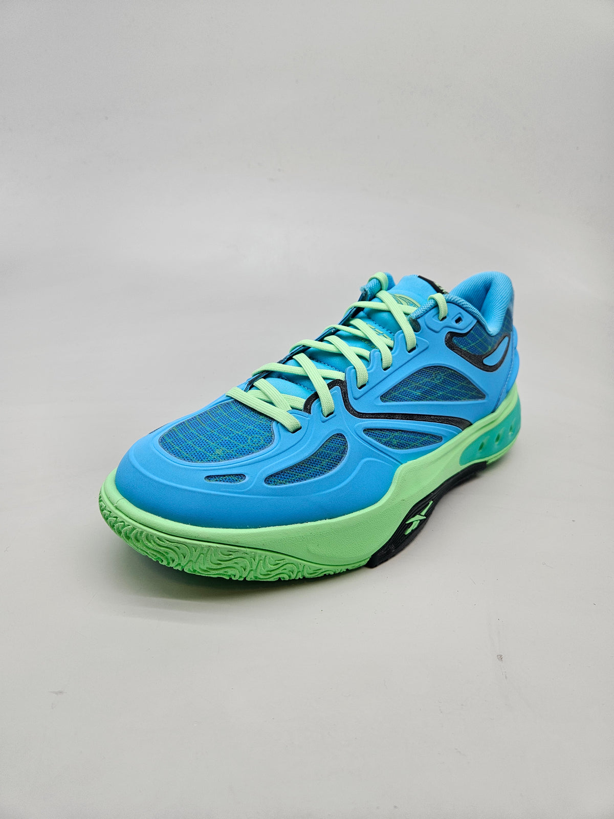 REEBOK NOVI ORIGINAL PATIKI BR 42