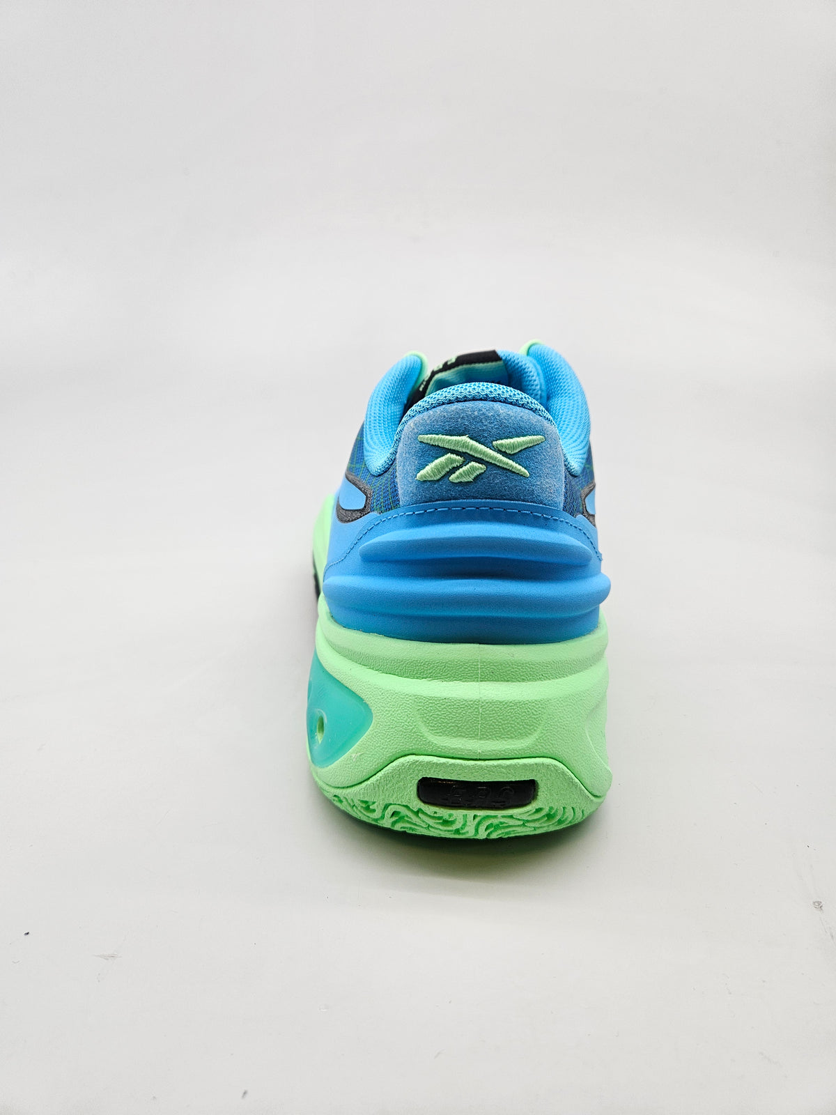 REEBOK NOVI ORIGINAL PATIKI BR 42