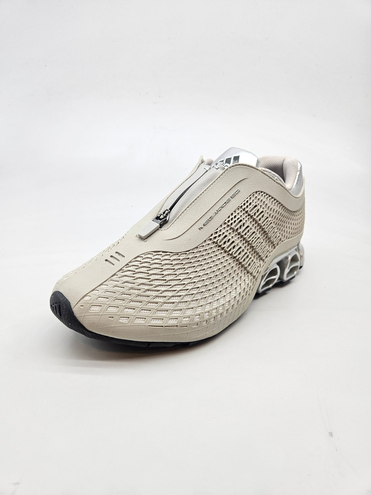 ADIDAS NOVI ORIGINAL PATIKI BR 41