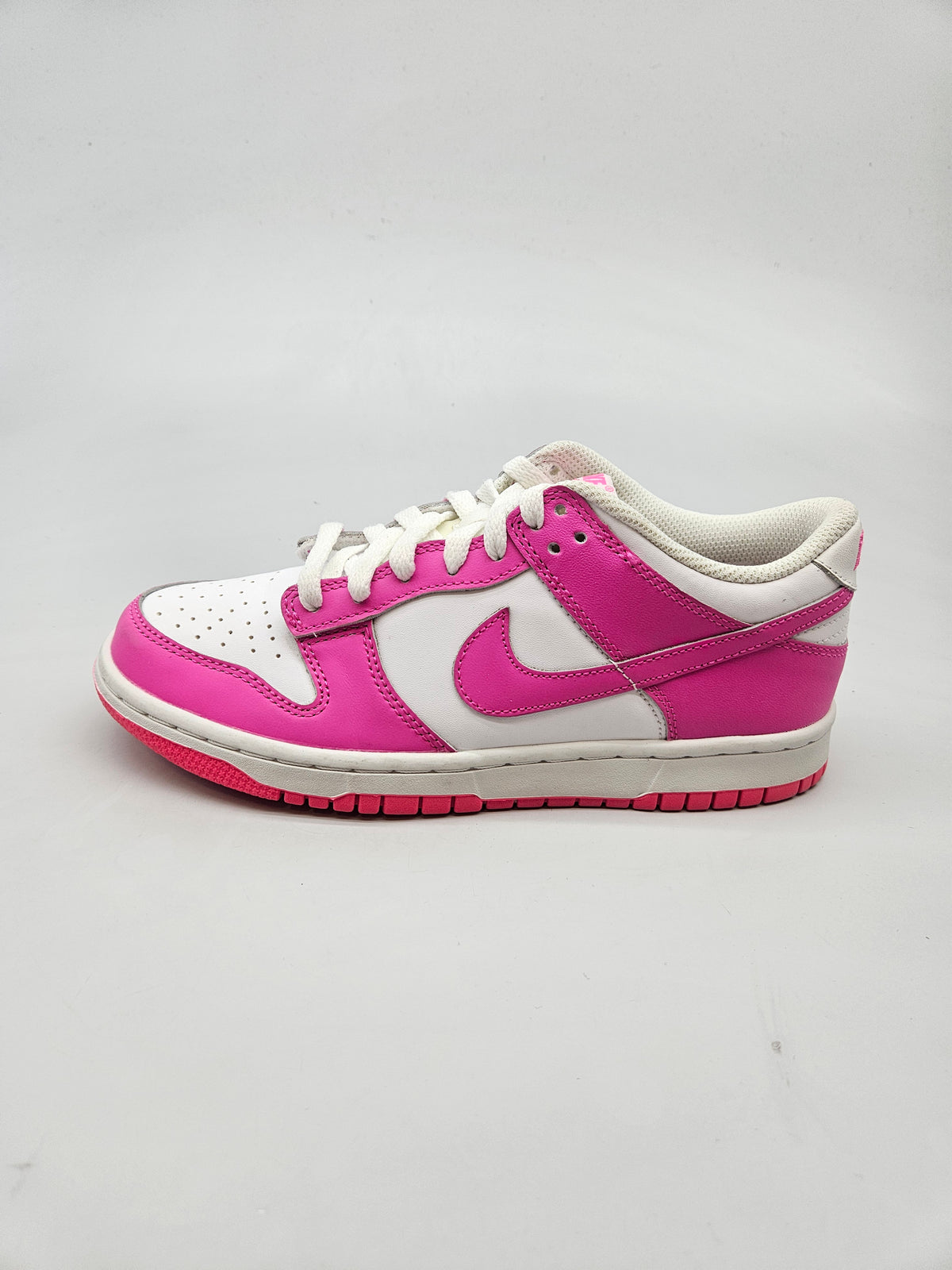NIKE NOVI ORIGINAL PATIKI BR 38.5