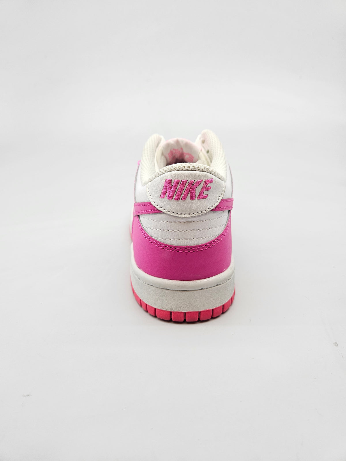 NIKE NOVI ORIGINAL PATIKI BR 38.5