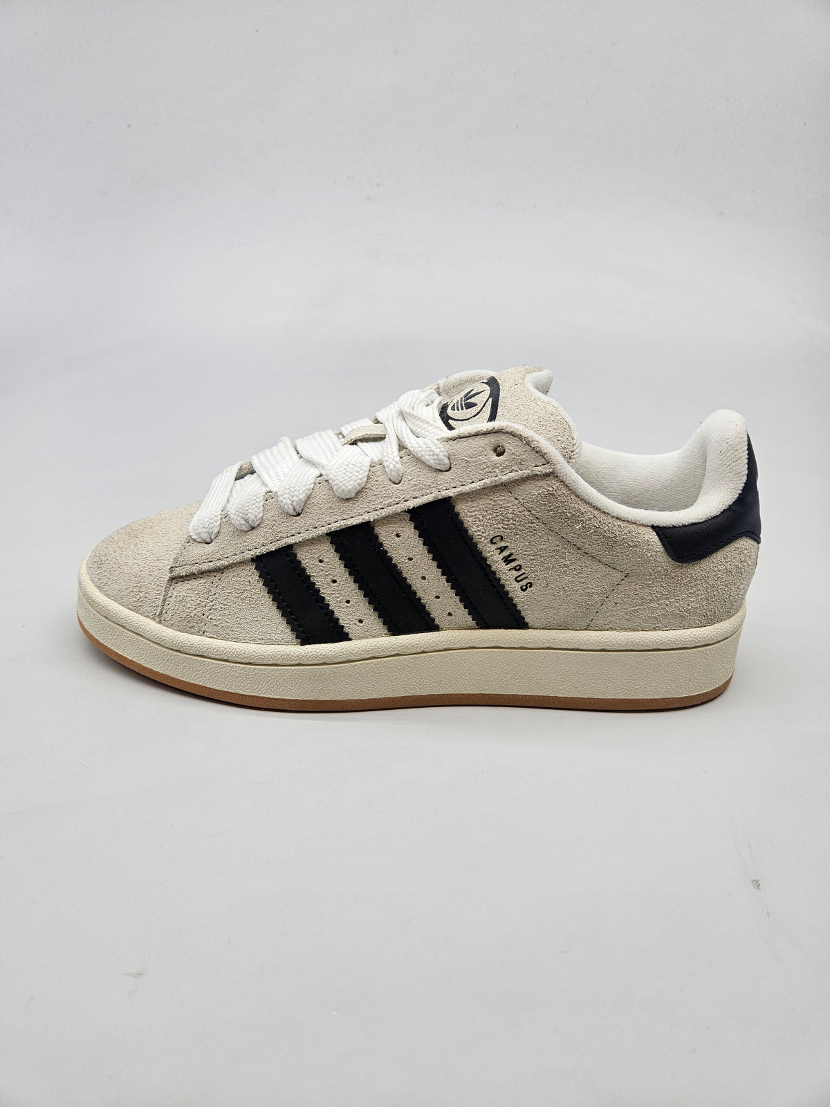 ADIDAS NOVI ORIGINAL PATIKI BR 38.5