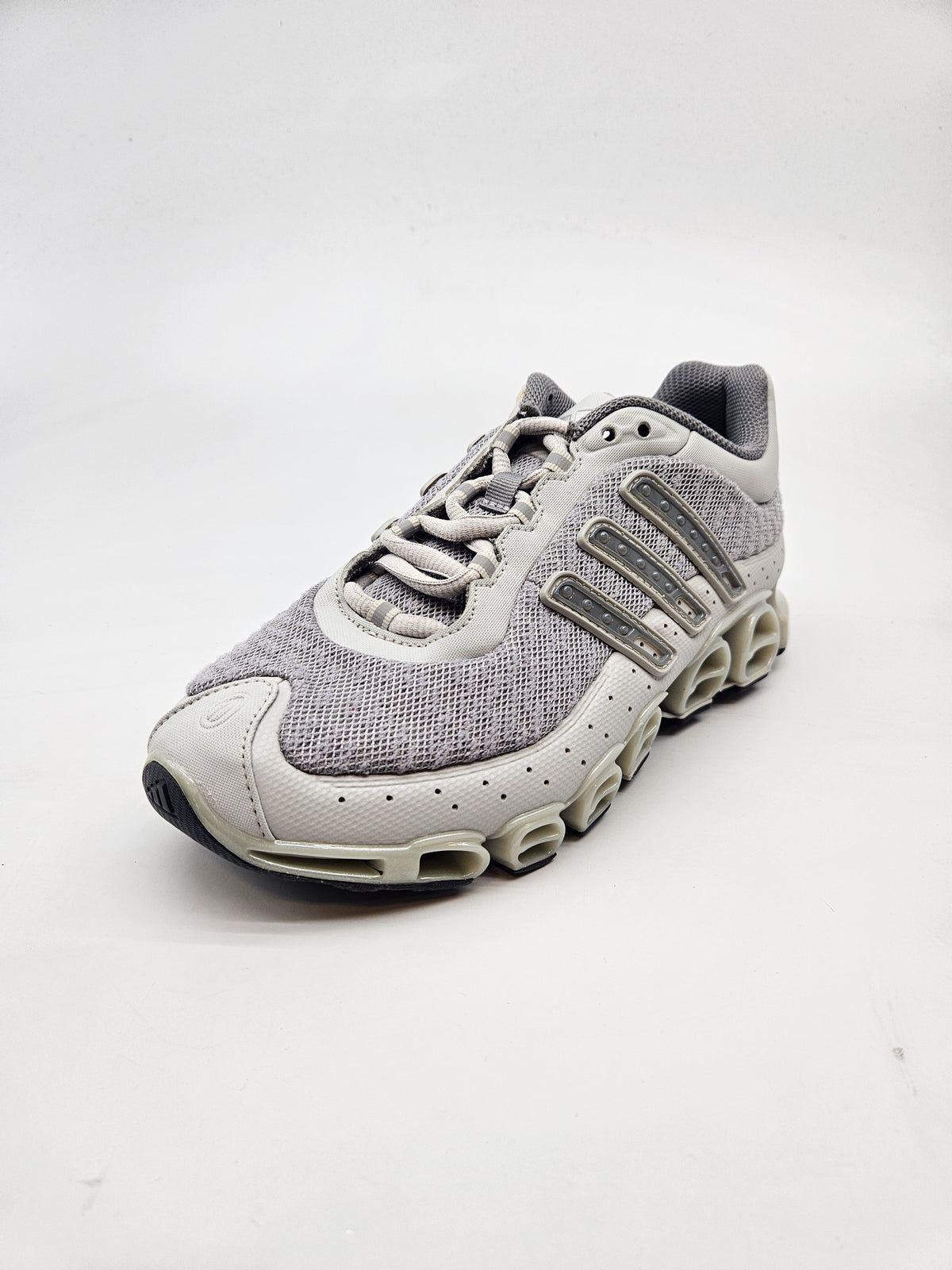 ADIDAS NOVI ORIGINAL PATIKI BR 38.5