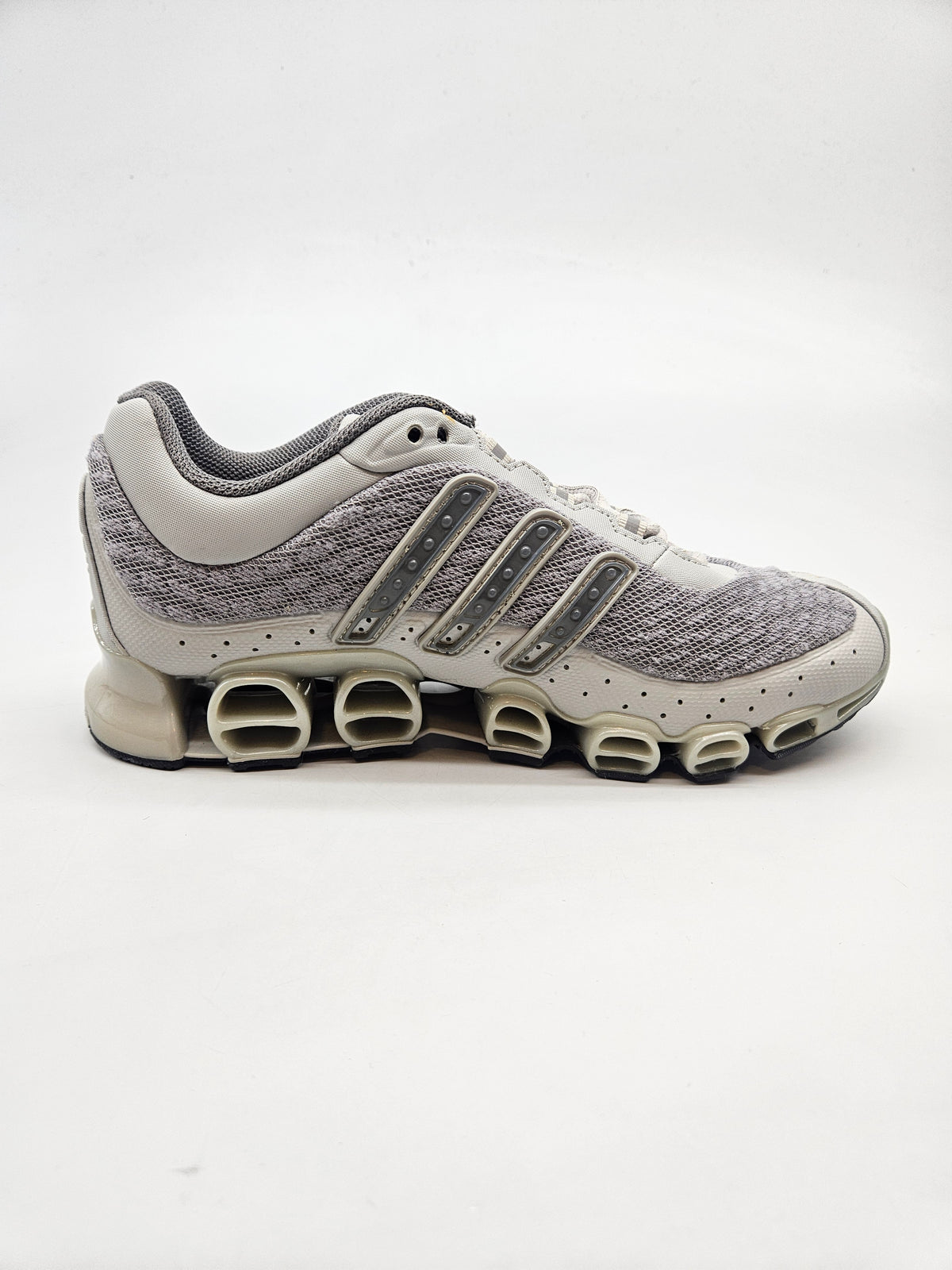 ADIDAS NOVI ORIGINAL PATIKI BR 38.5