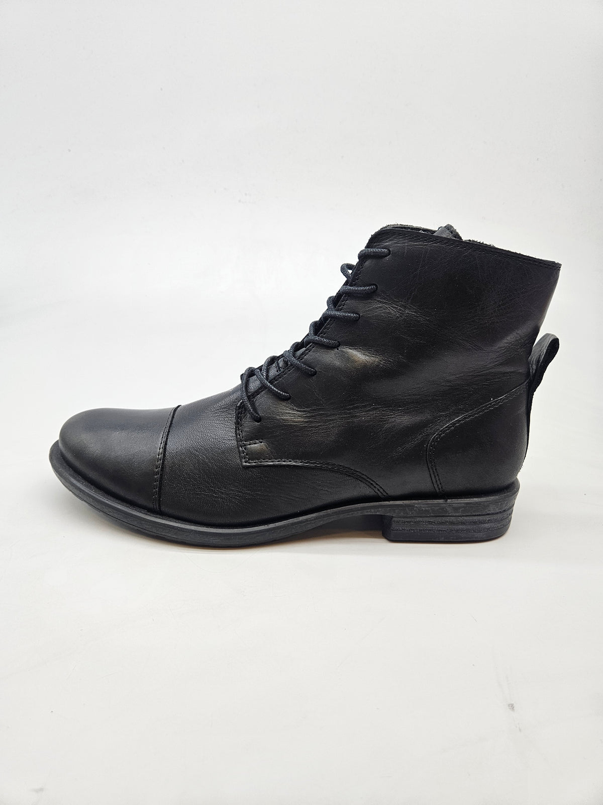 BIANCO NOVI ORIGINAL CIZMI BR 40