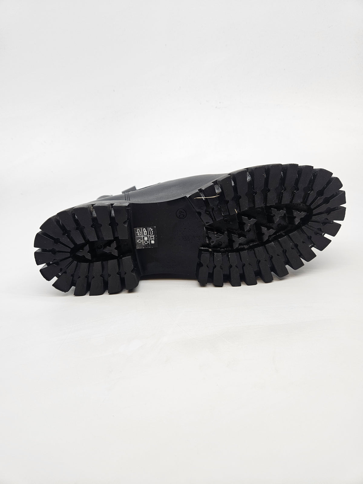MEXX NOVI ORIGINAL CIZMI BR 40