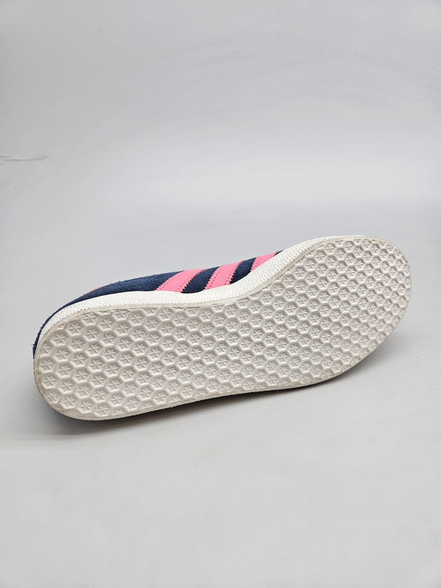 ADIDAS NOVI ORIGINAL PATIKI BR 40