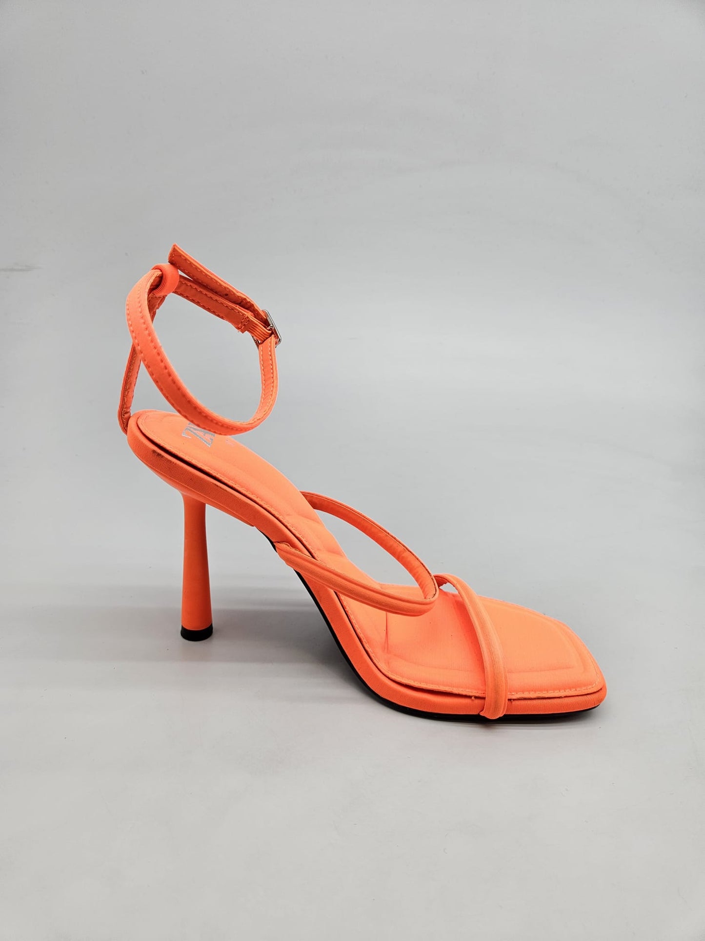 ZARA NOVI ORIGINAL SANDALI BR 37