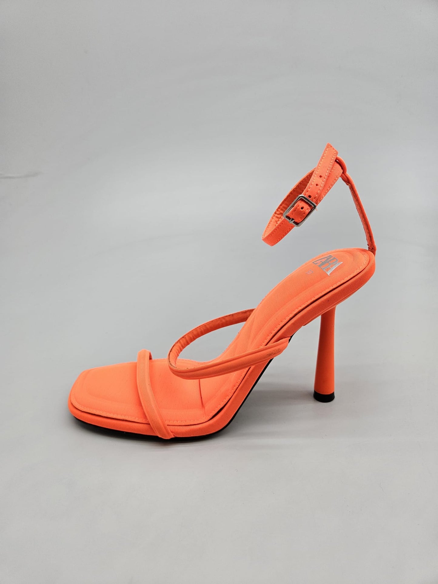 ZARA NOVI ORIGINAL SANDALI BR 37