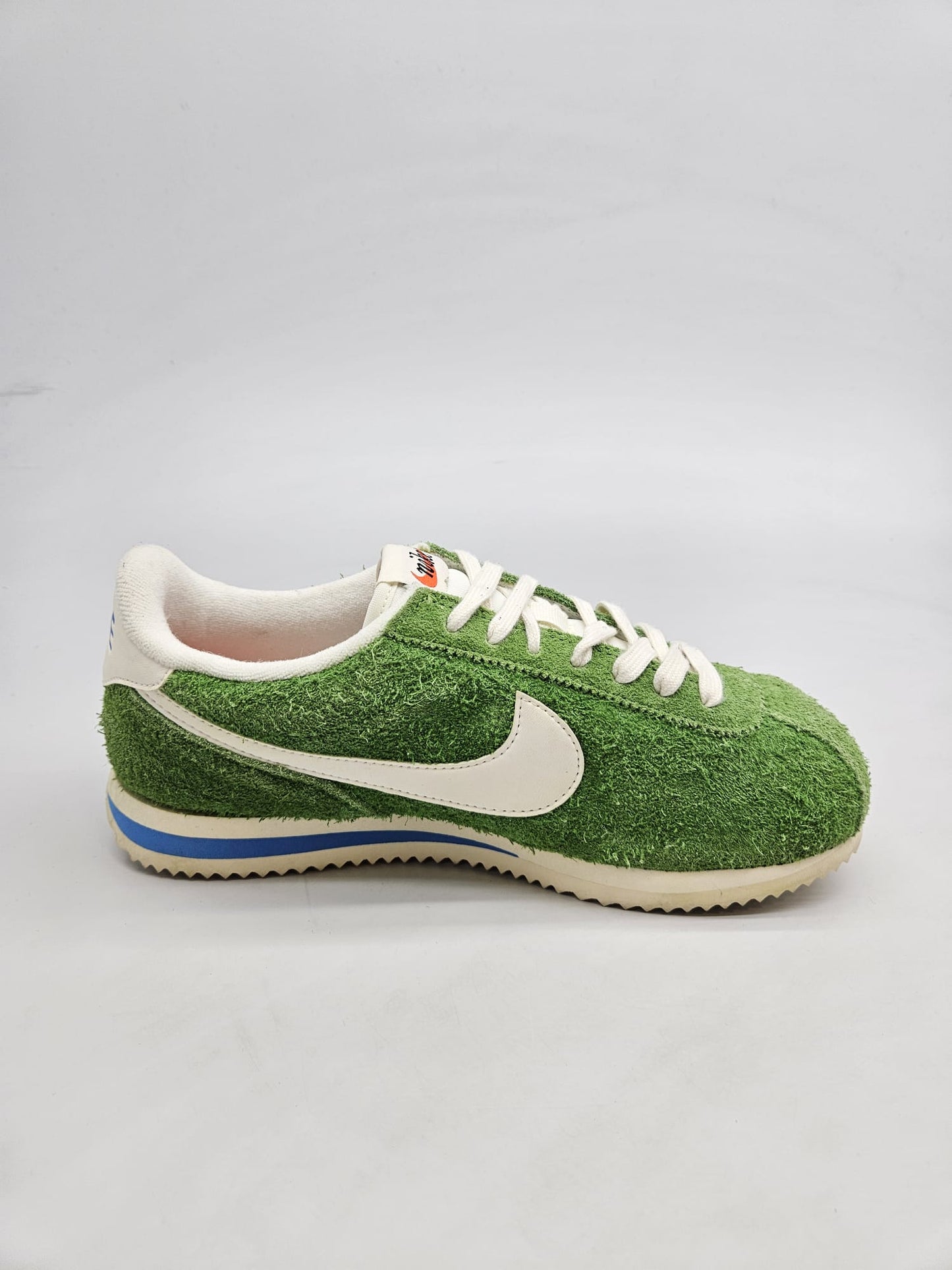 NIKE NOVI ORIGINAL PATIKI BR 39
