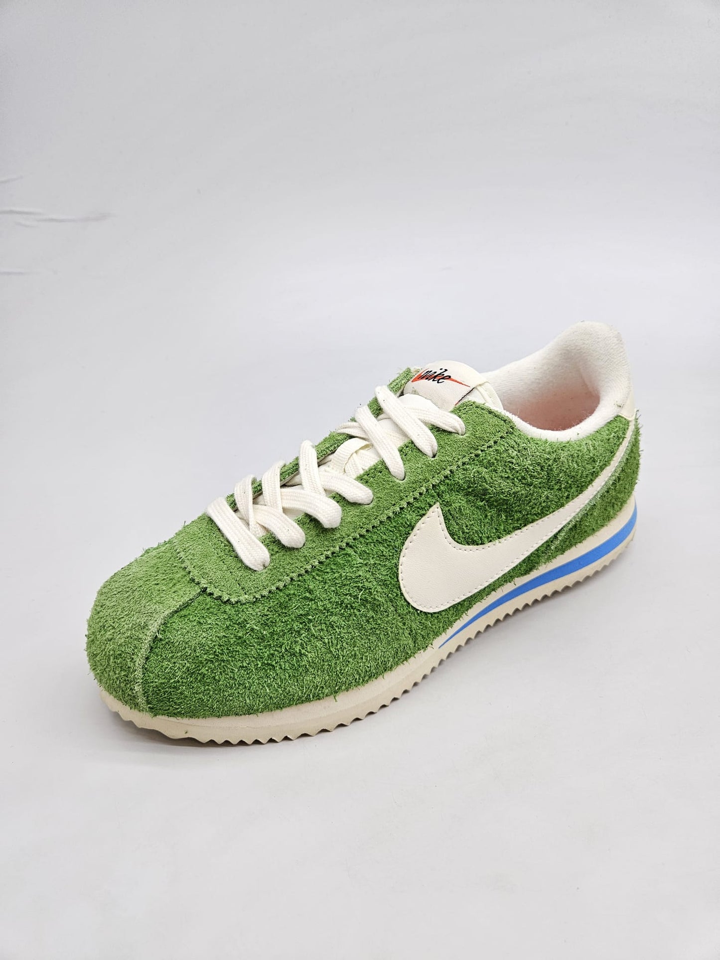 NIKE NOVI ORIGINAL PATIKI BR 39