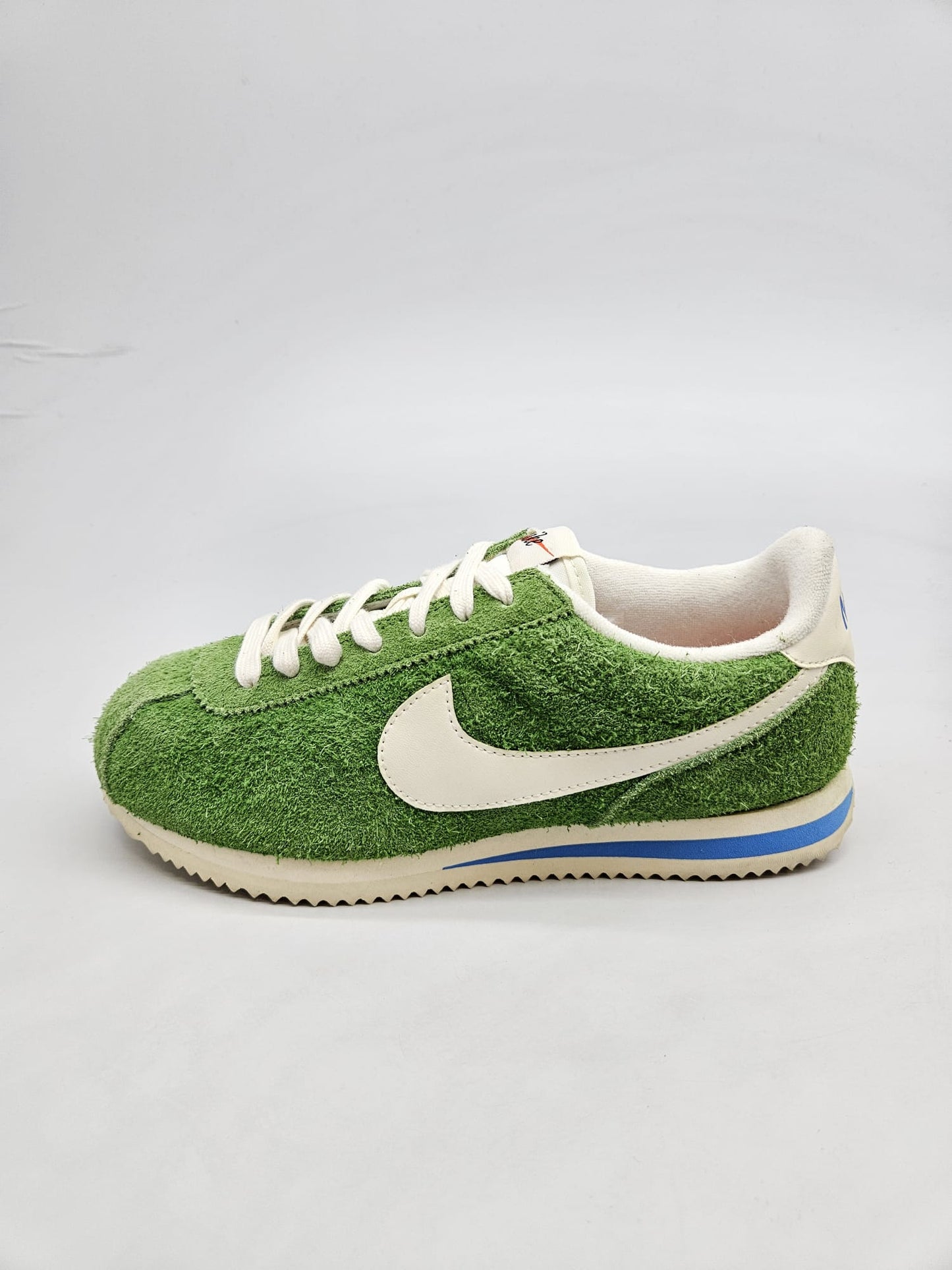 NIKE NOVI ORIGINAL PATIKI BR 39