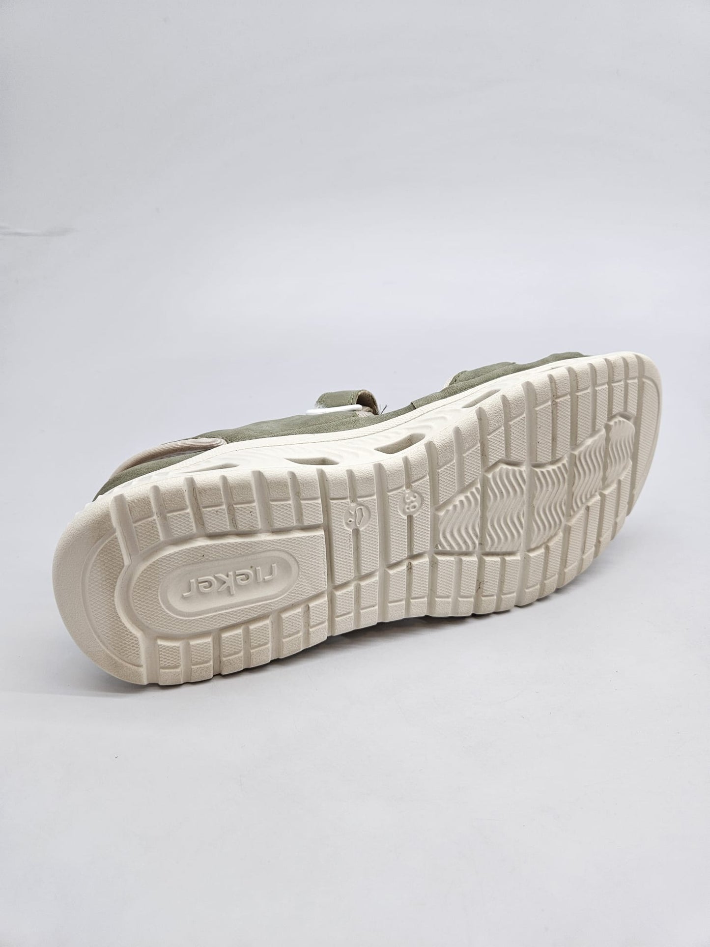 RIEKER NOVI ORIGINAL SANDALI BR 39