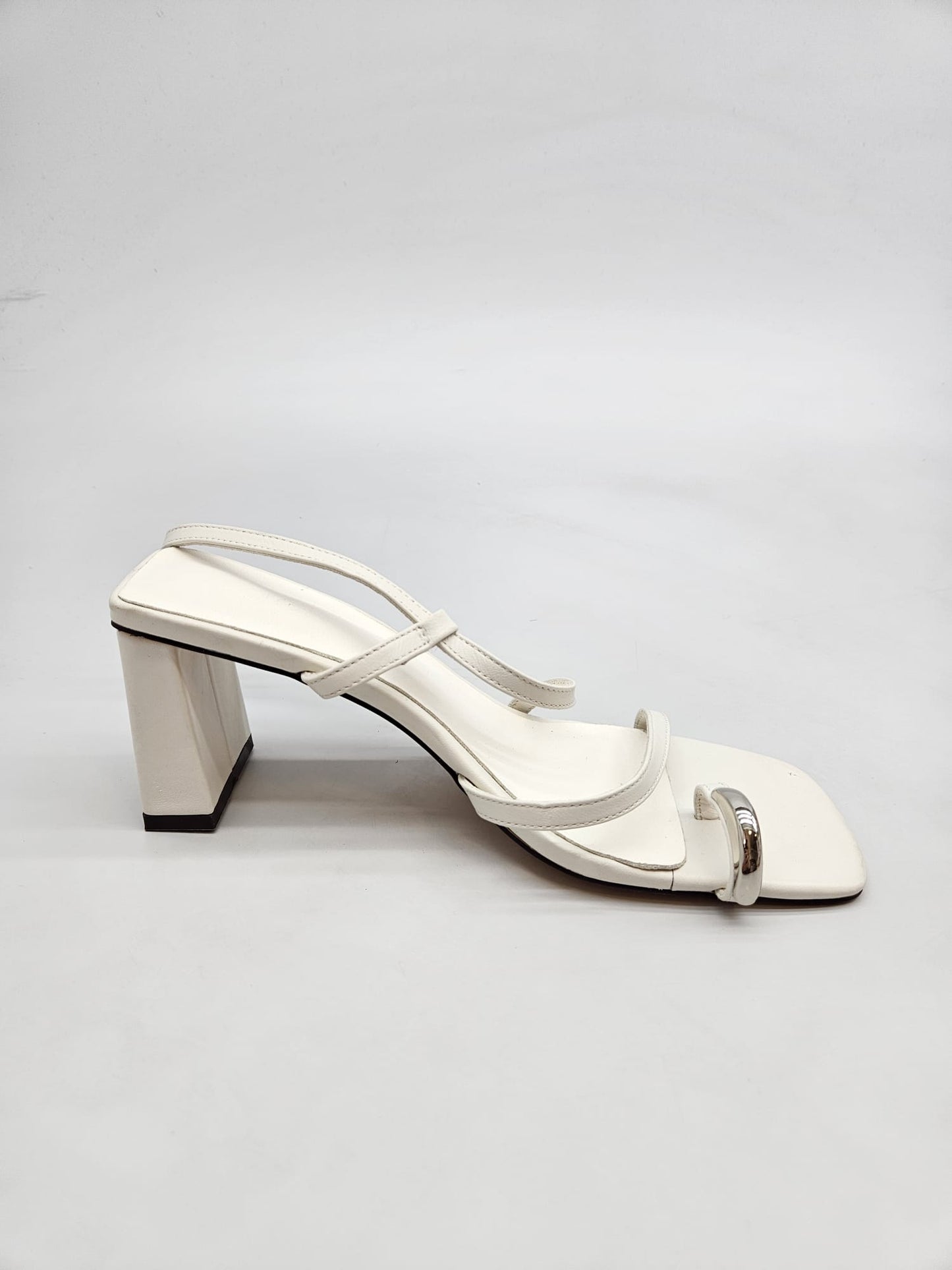 ZIGN NOVI ORIGINAL SANDALI BR 39