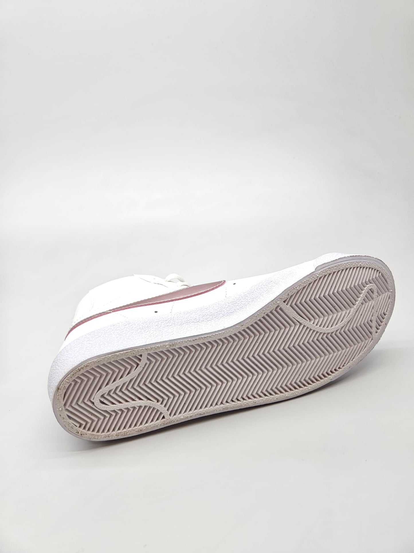 NIKE NOVI ORIGINAL PATIKI BR 38