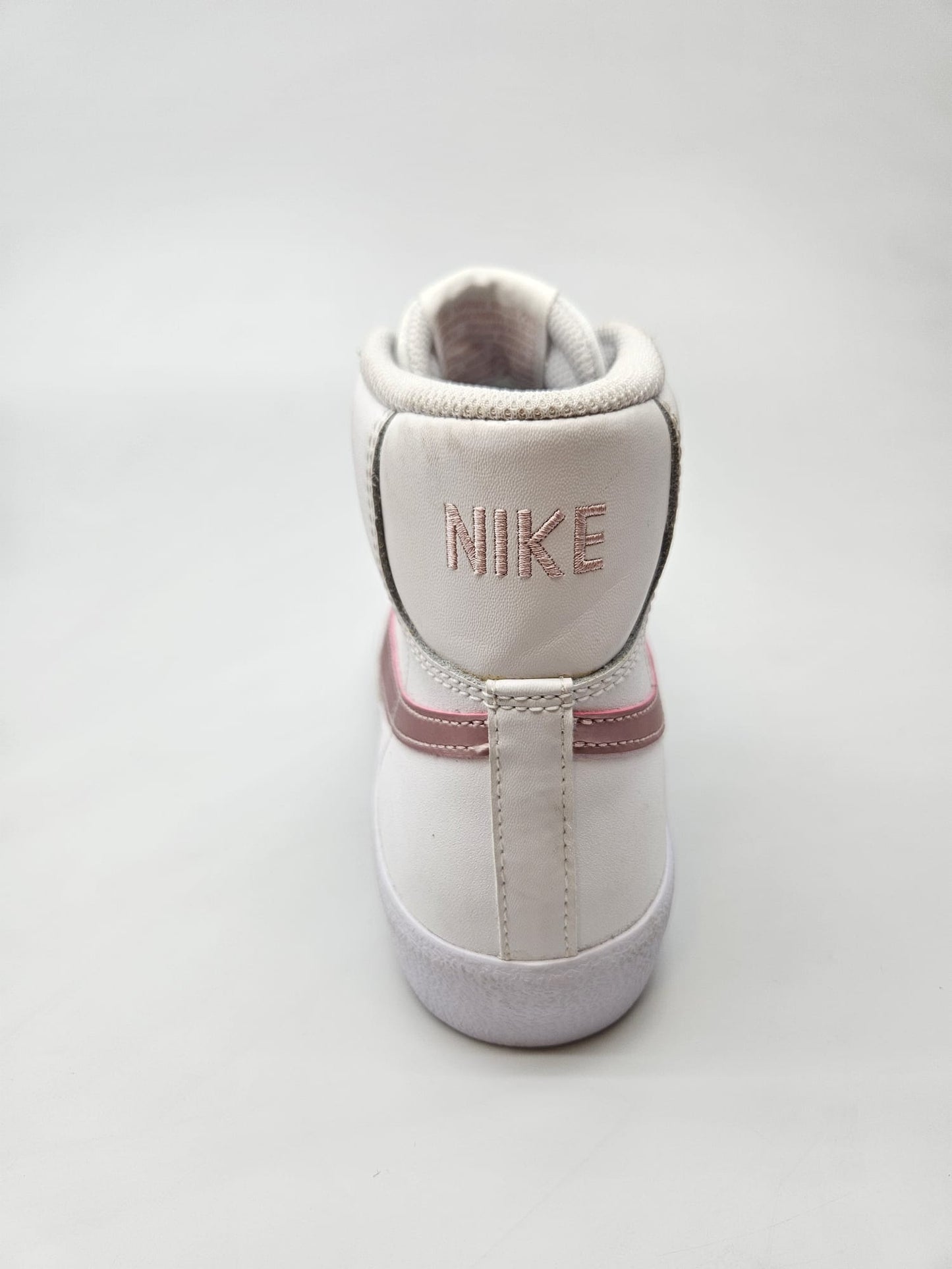 NIKE NOVI ORIGINAL PATIKI BR 38