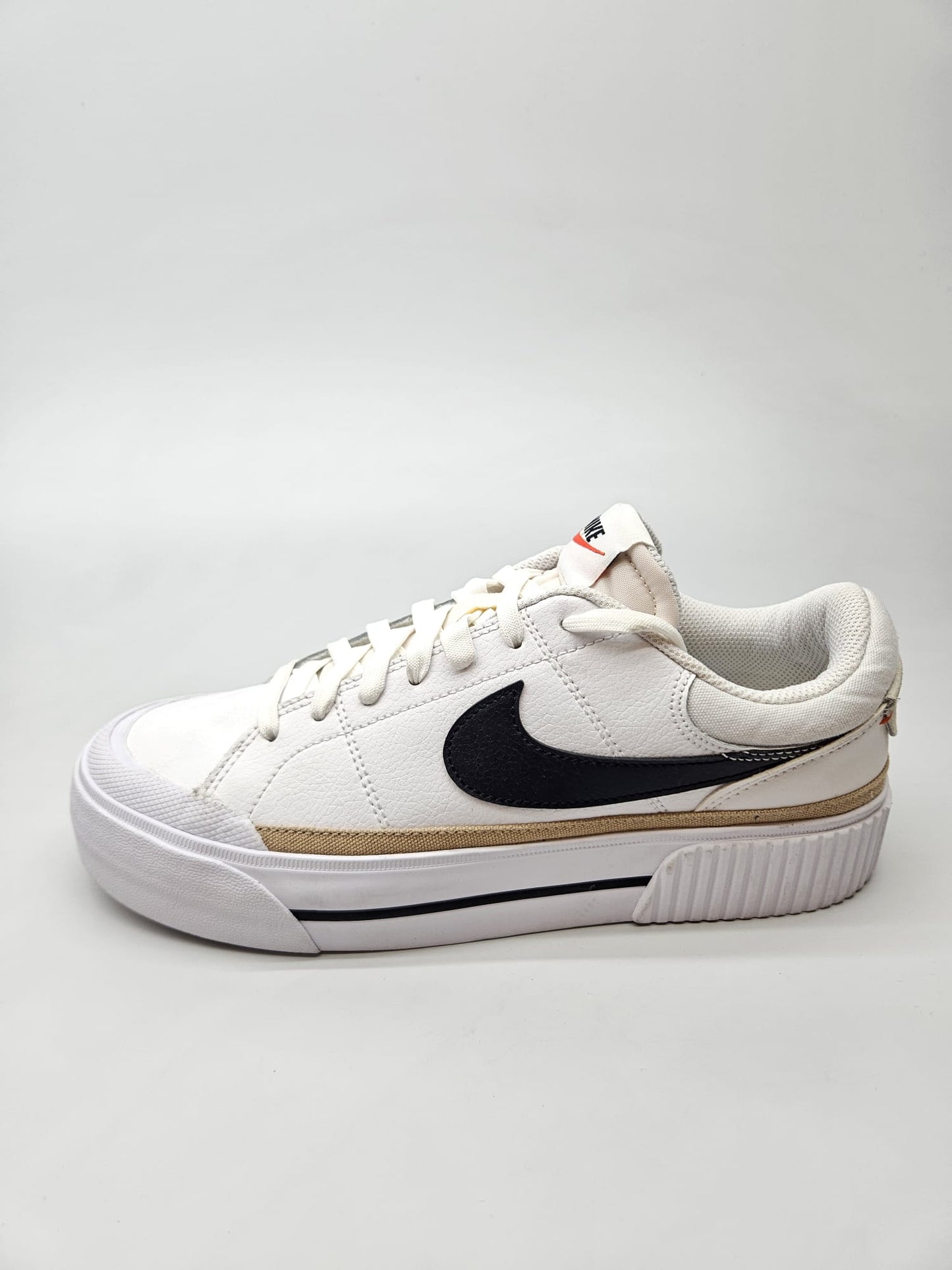 NIKE NOVI ORIGINAL PATIKI BR 40.5