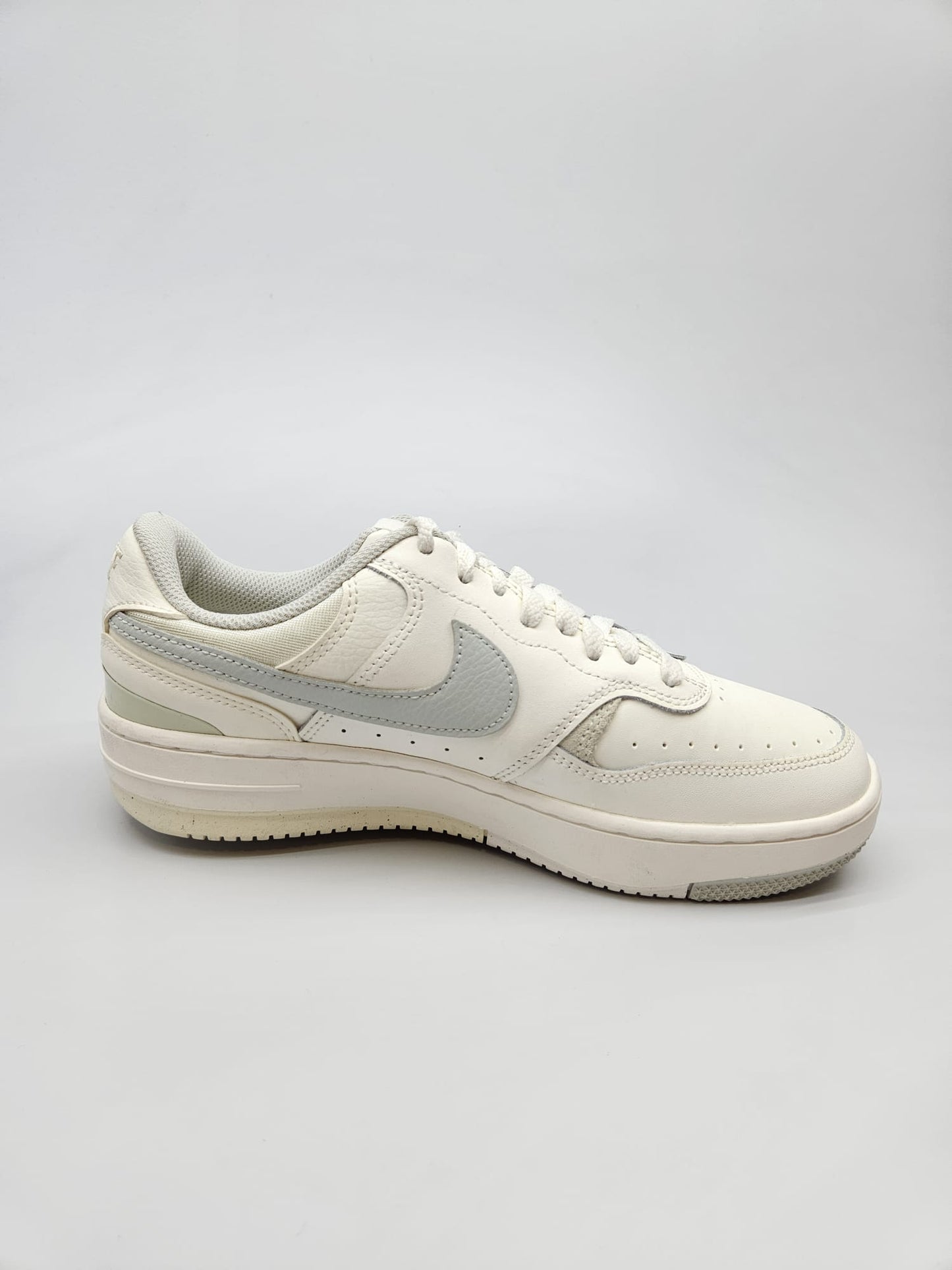 NIKE NOVI ORIGINAL PATIKI BR 40