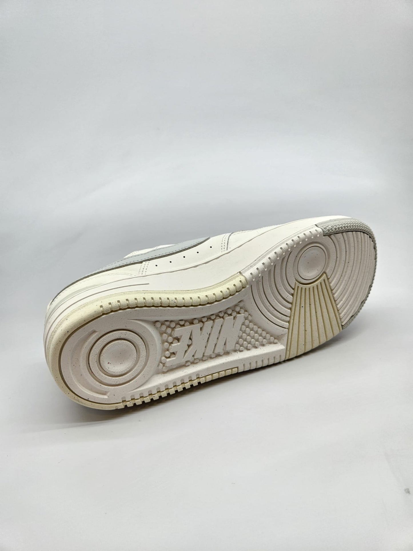 NIKE NOVI ORIGINAL PATIKI BR 40