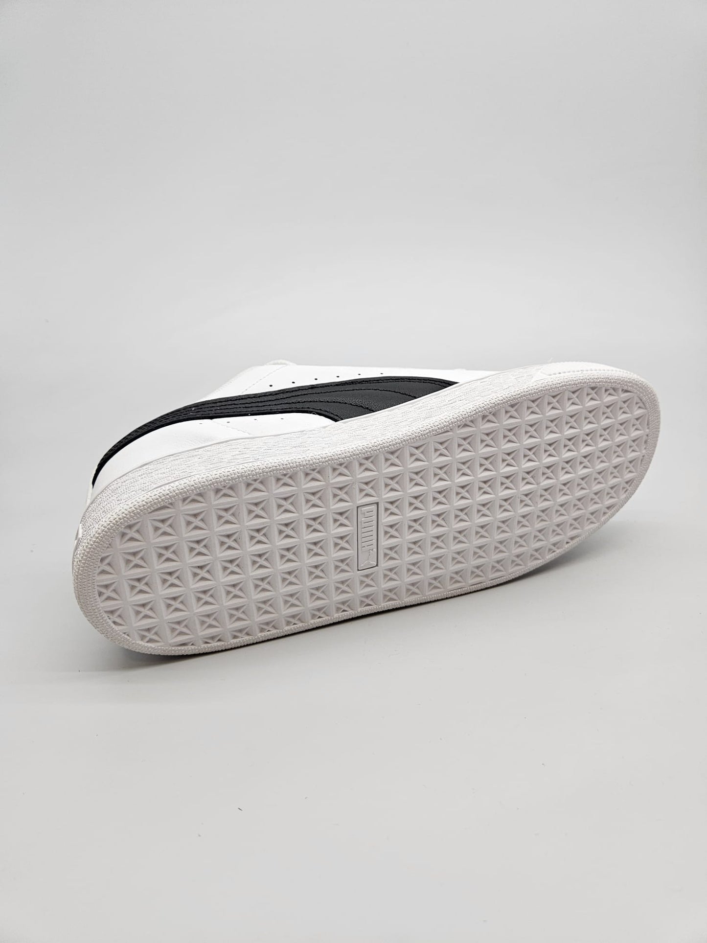 PUMA NOVI ORIGINAL PATIKI BR 42