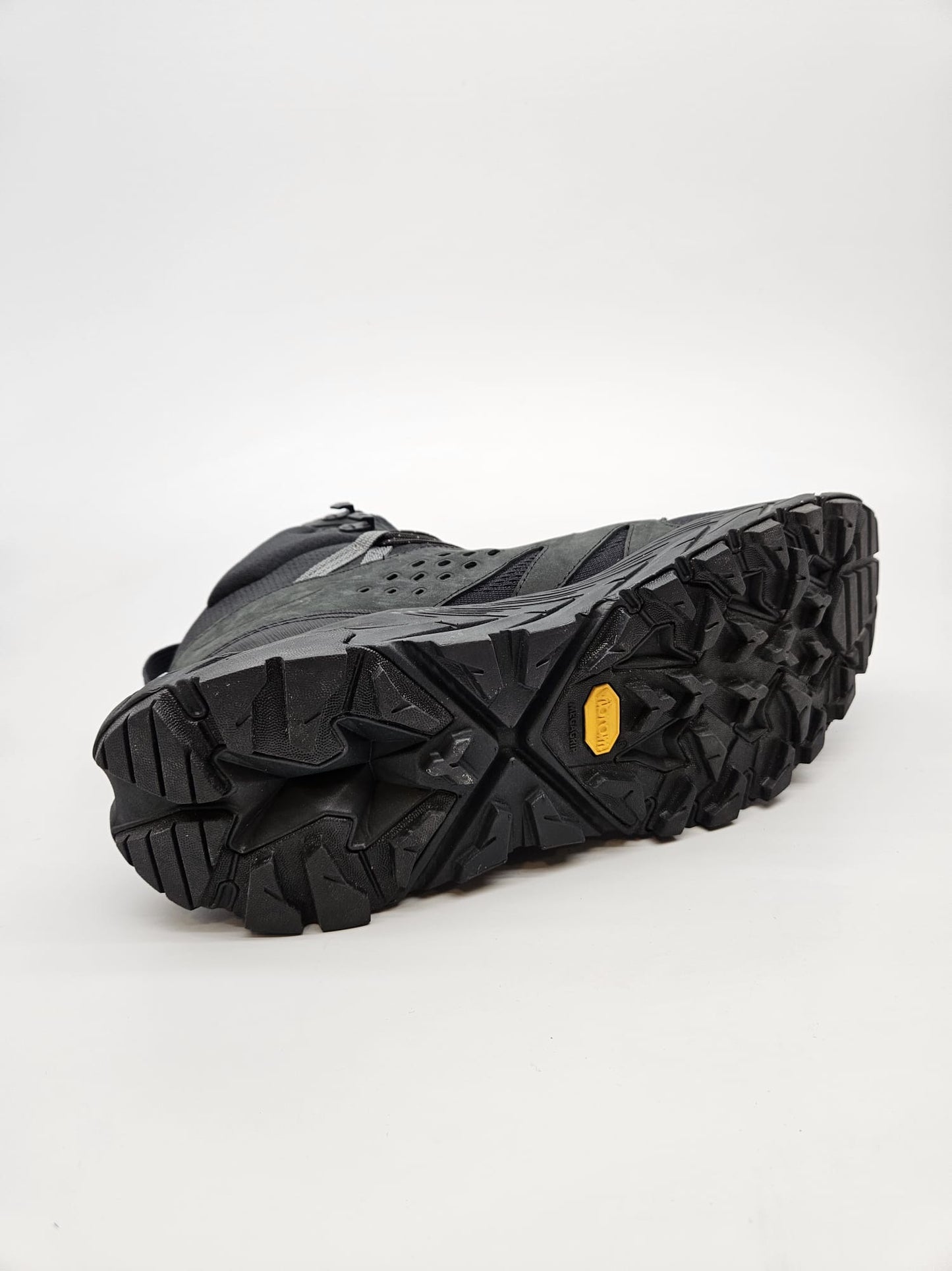 HOKA VIBRAM NOVI ORIGINAL PATIKI BR 42.5