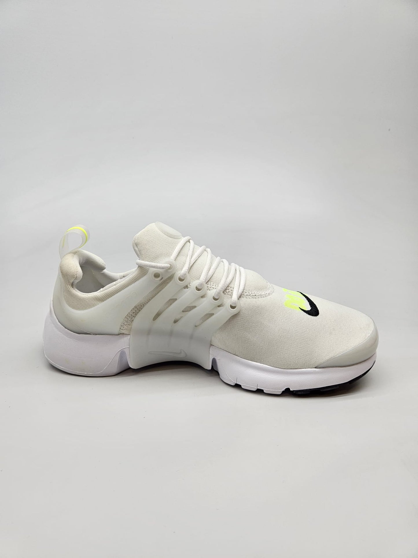 NIKE NOVI ORIGINAL PATIKI BR 40.5