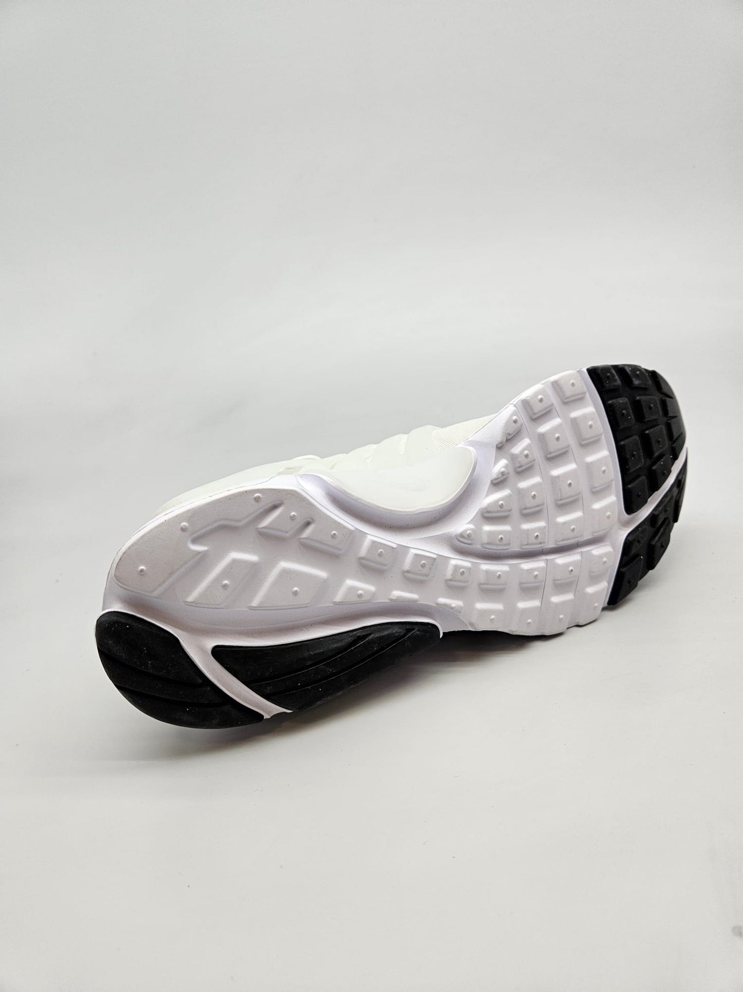 NIKE NOVI ORIGINAL PATIKI BR 40.5