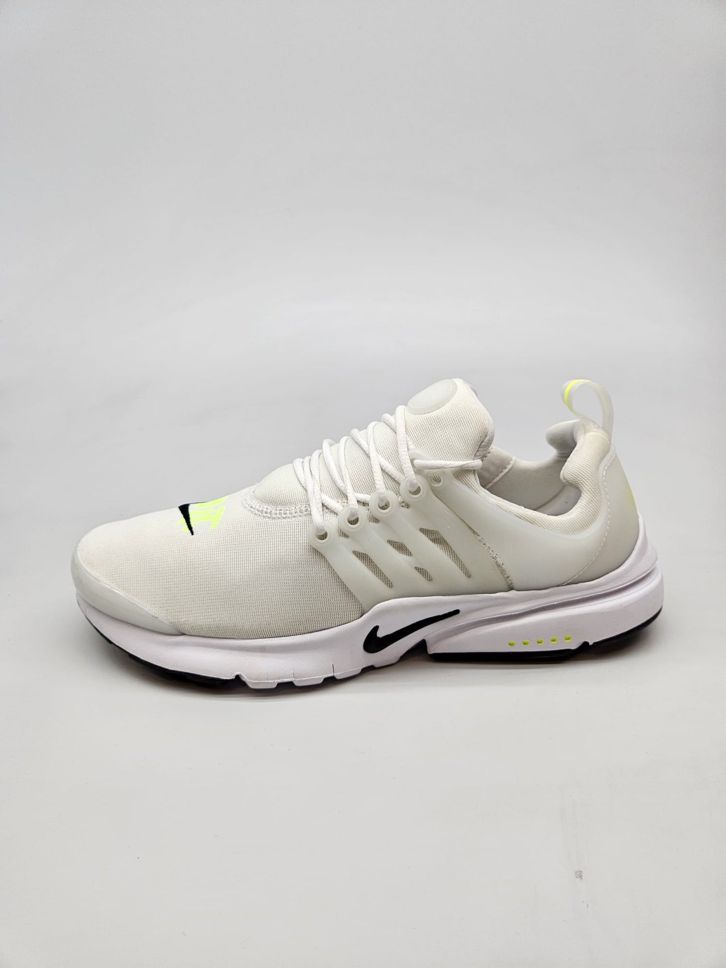 NIKE NOVI ORIGINAL PATIKI BR 40.5