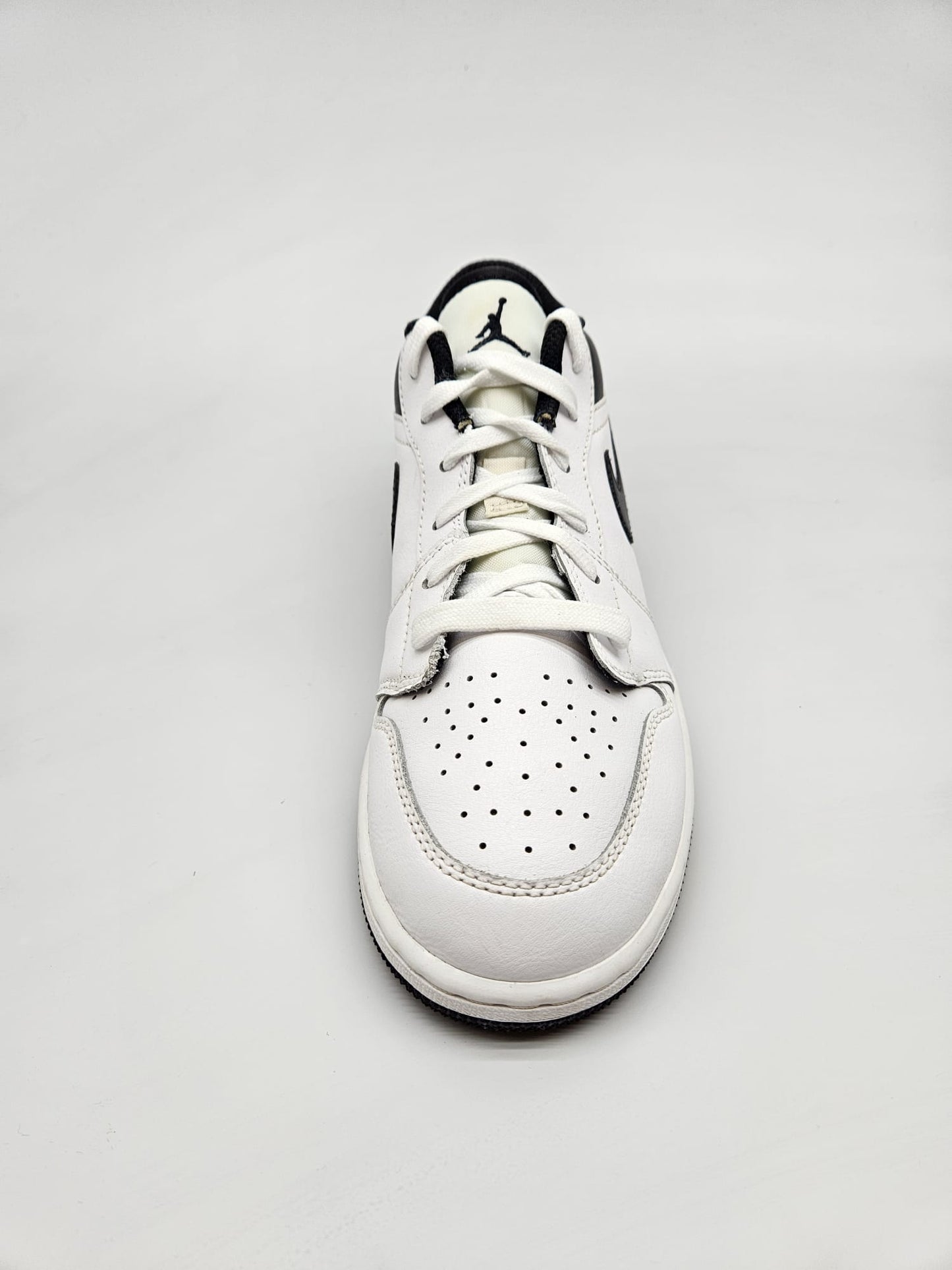 NIKE JORDAN NOVI ORIGINAL PATIKI BR 38.5