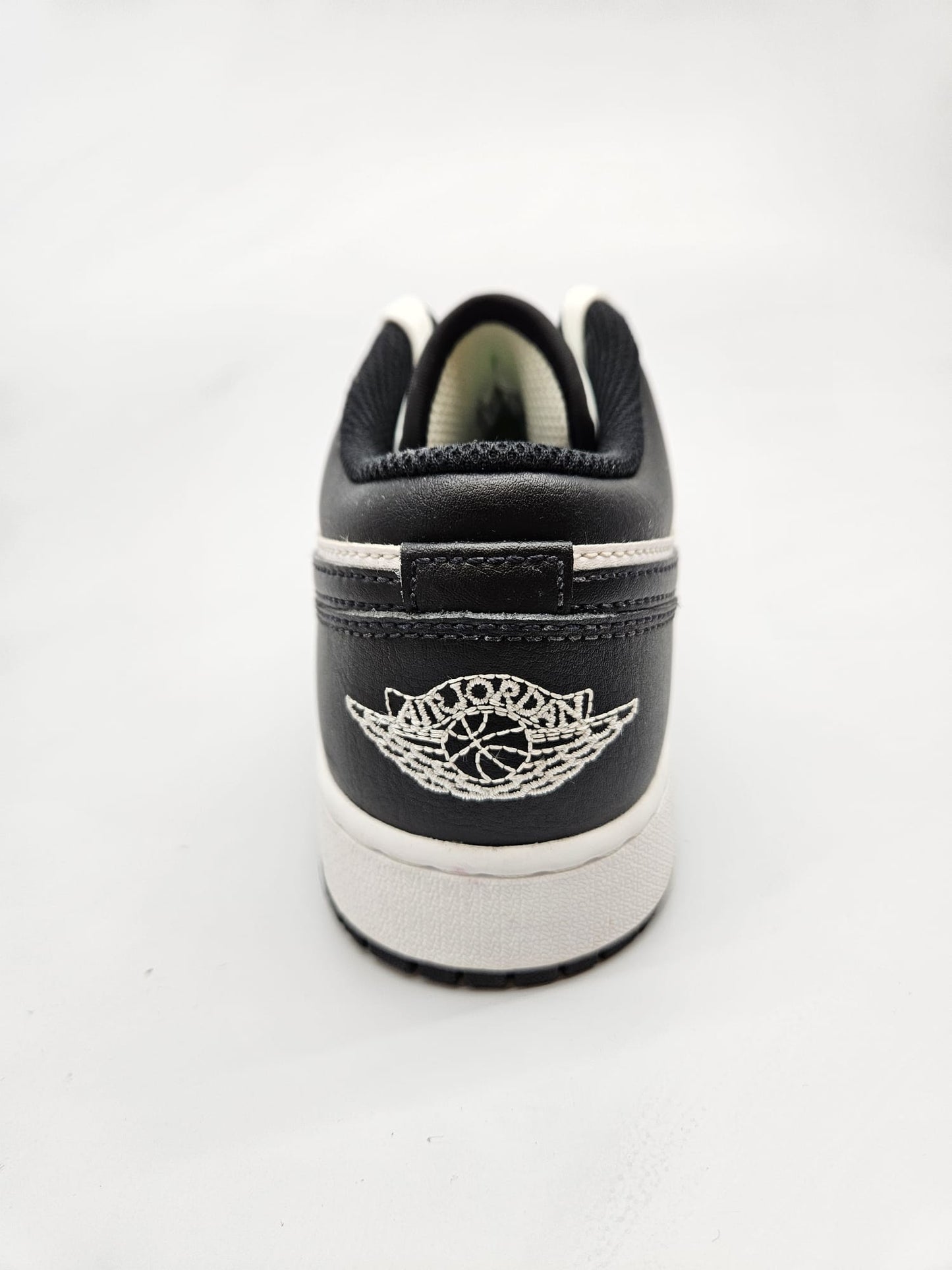 NIKE JORDAN NOVI ORIGINAL PATIKI BR 38.5