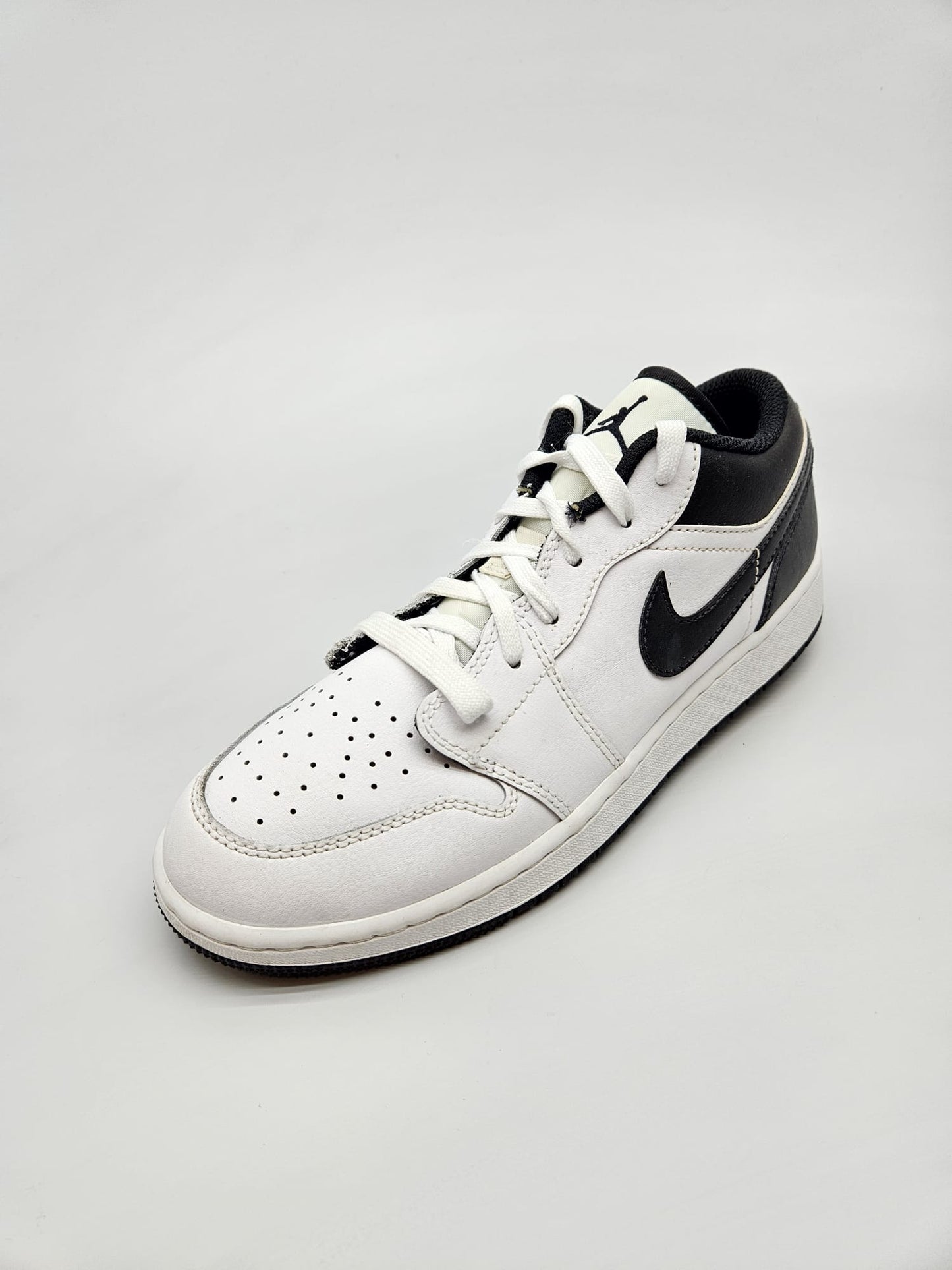NIKE JORDAN NOVI ORIGINAL PATIKI BR 38.5