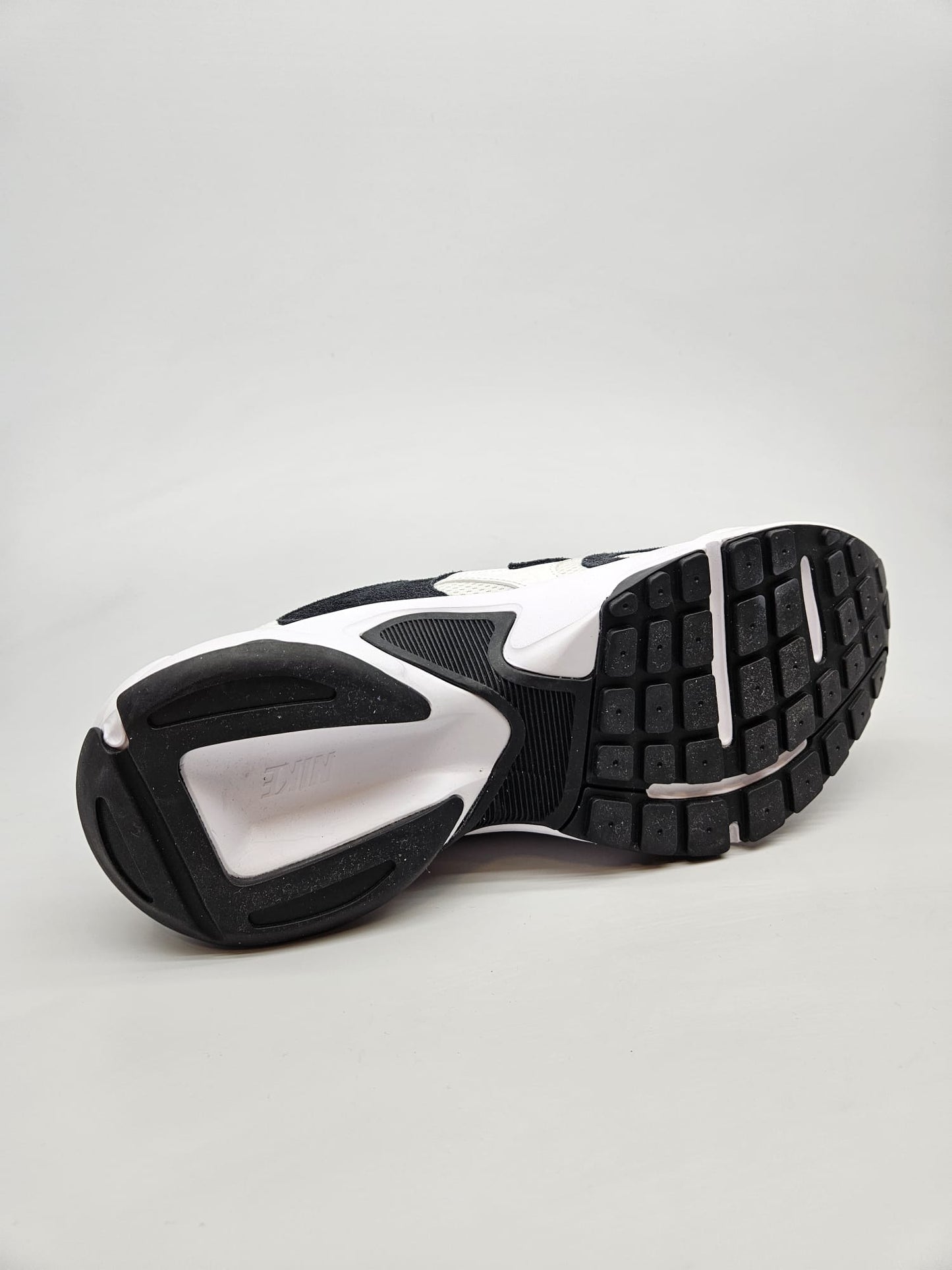 NIKE NOVI ORIGINAL PATIKI BR 43