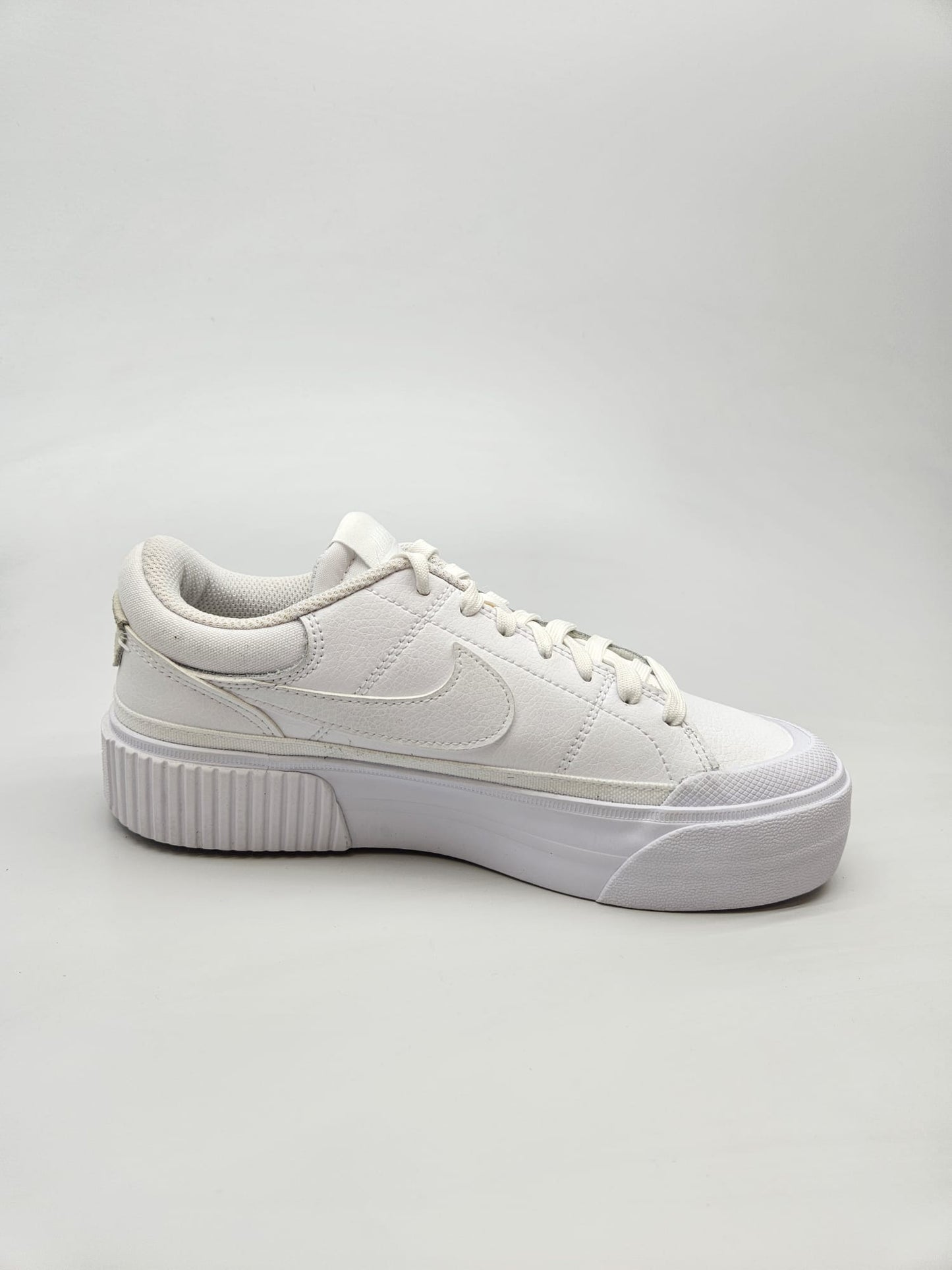 NIKE NOVI ORIGINAL PATIKI BR 37.5