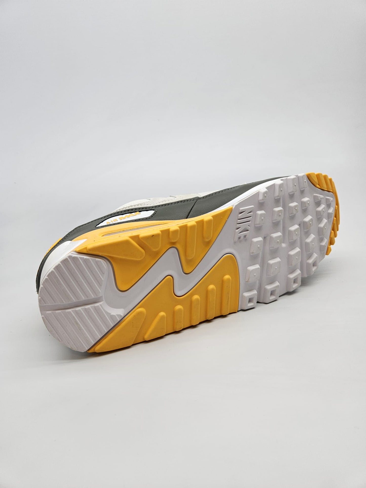 NIKE AIRMAX NOVI ORIGINAL PATIKI BR 44.5